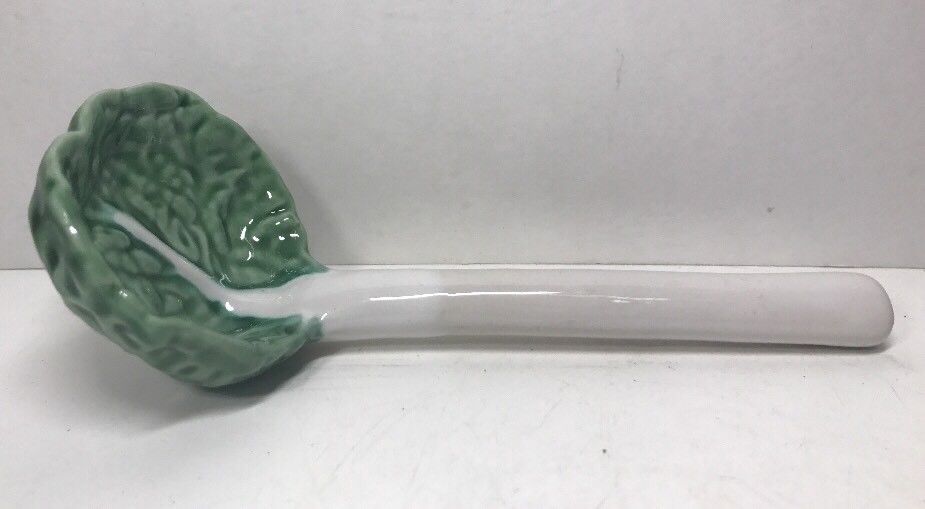 Soup tureen in slip in the shape of cabbage Portugal