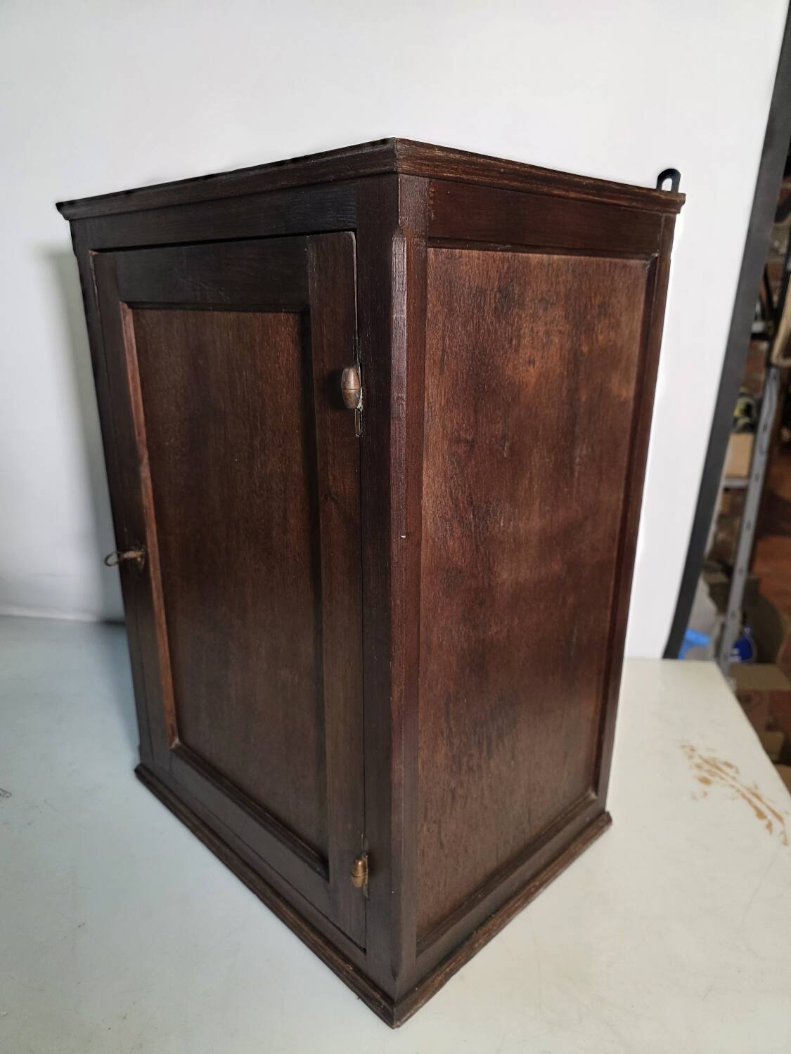 Trade cabinet to be placed or wall-mounted, 1940s.