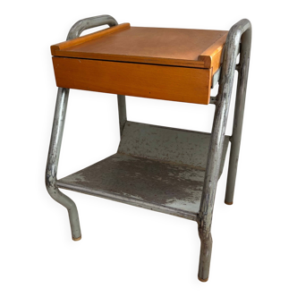 Table de chevet d'internat