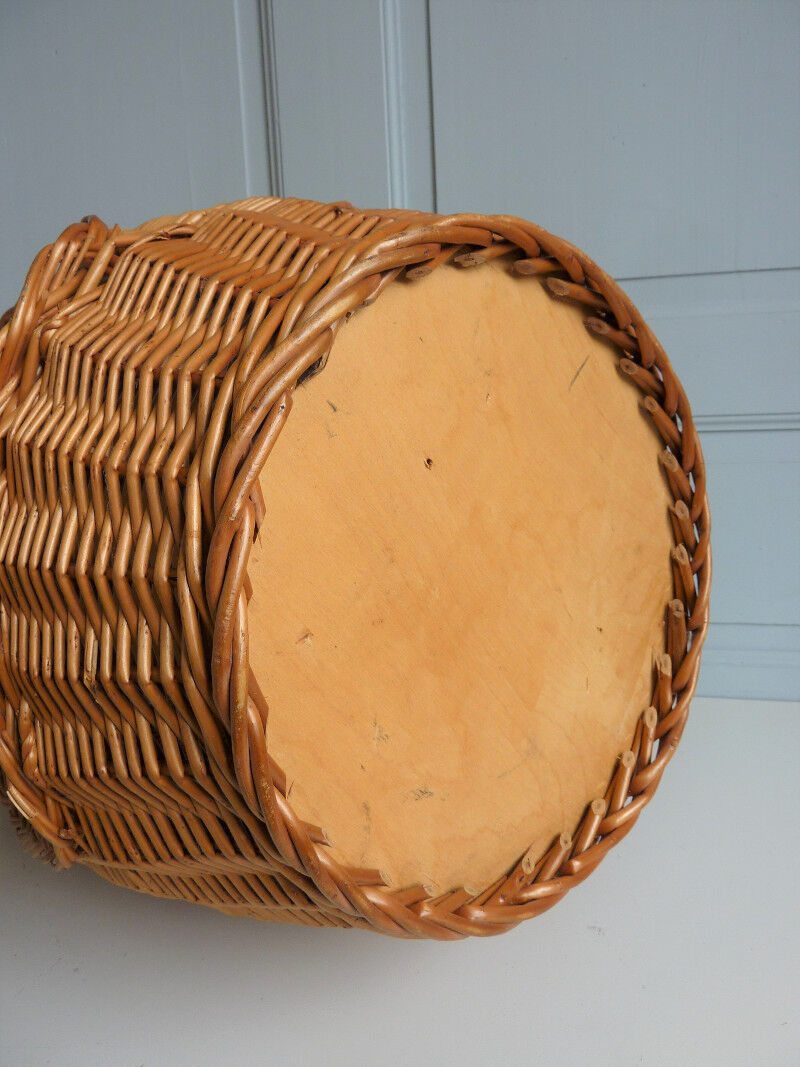 Rattan bar basket