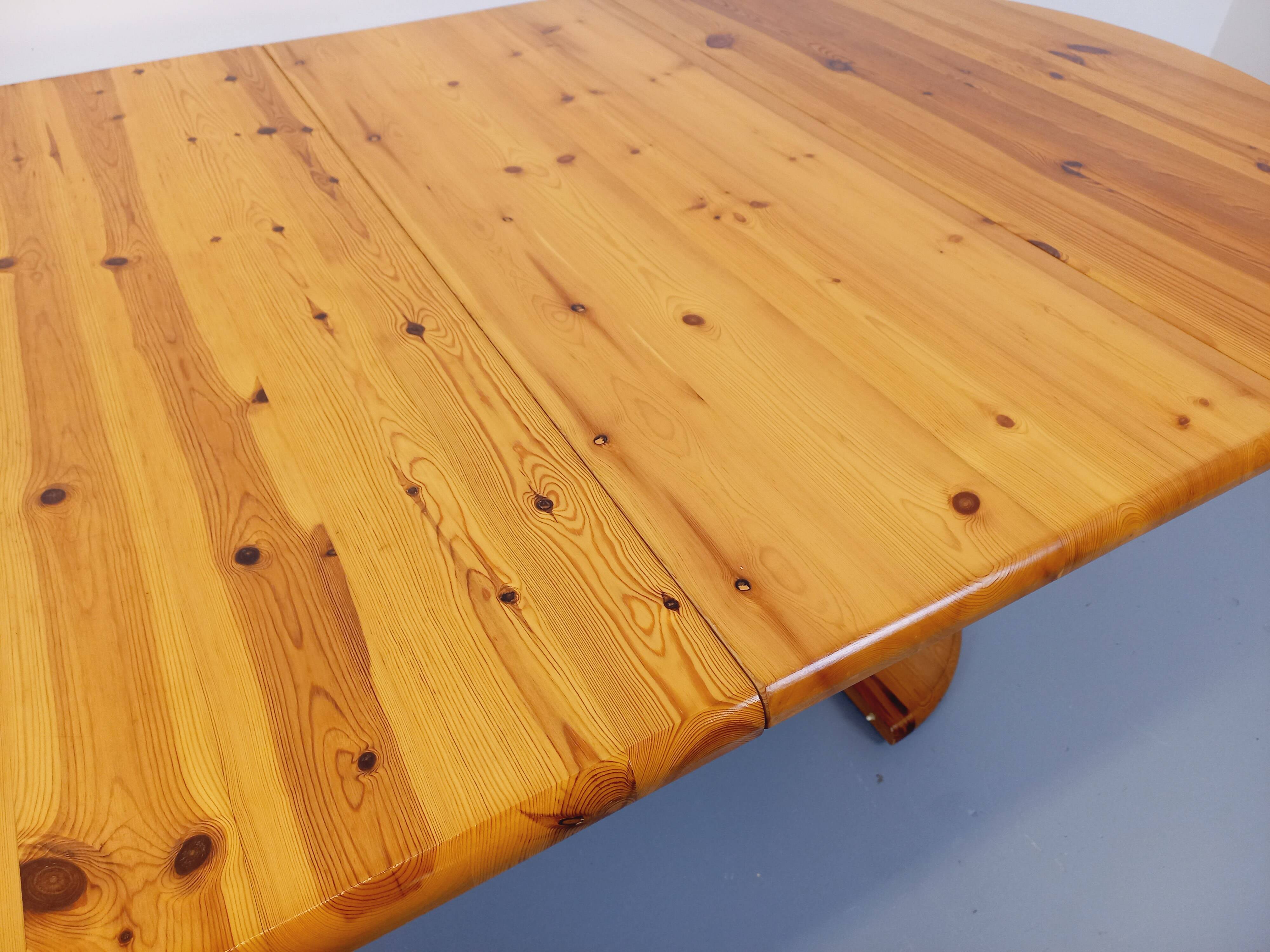 Vintage Scandinavian round pine dining table from the 60s 70s