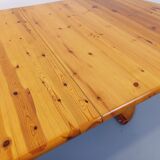 Vintage Scandinavian round pine dining table from the 60s 70s