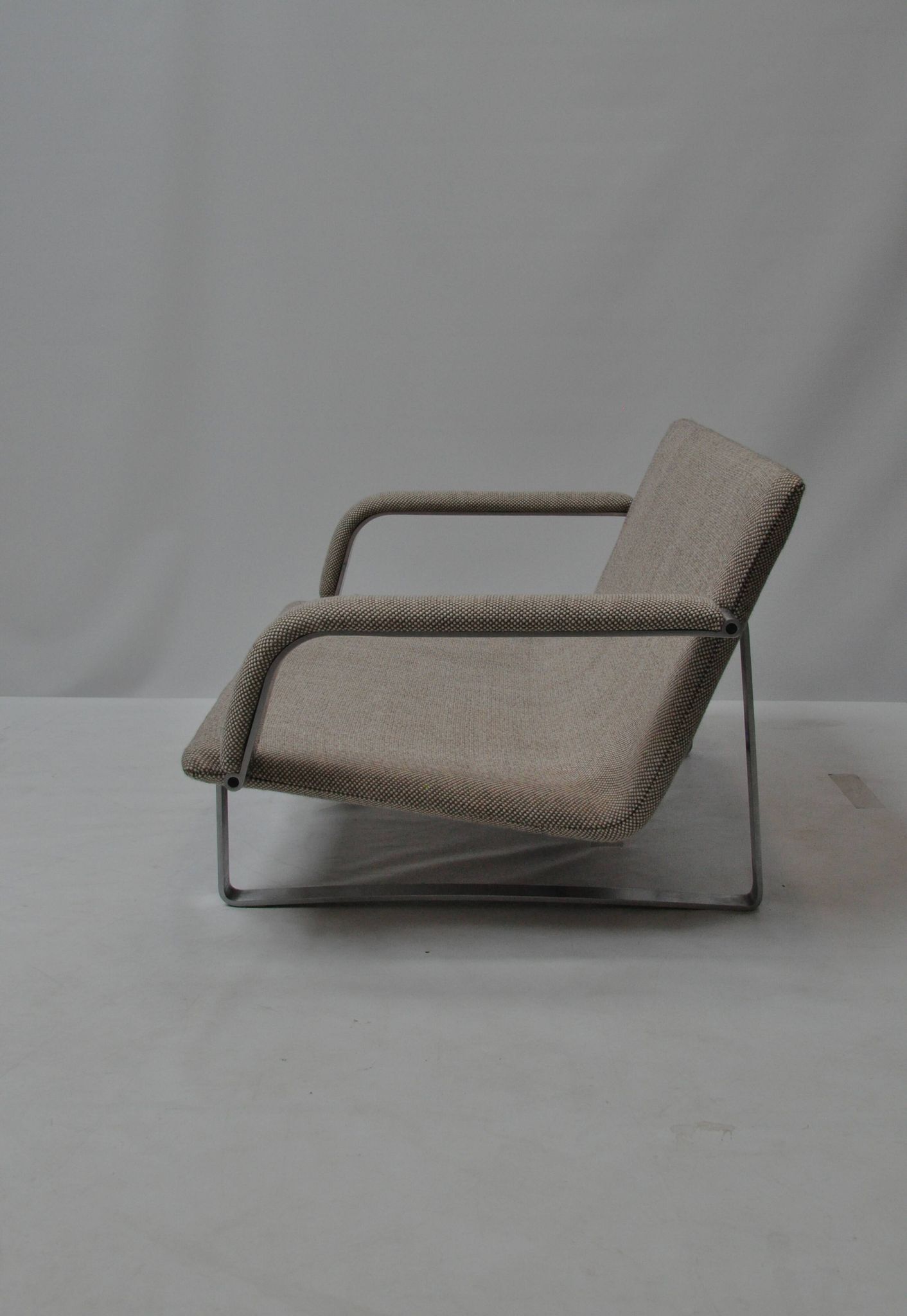 Two-seater sofa Artifort C647 by Kho Liang Ie – fully restored