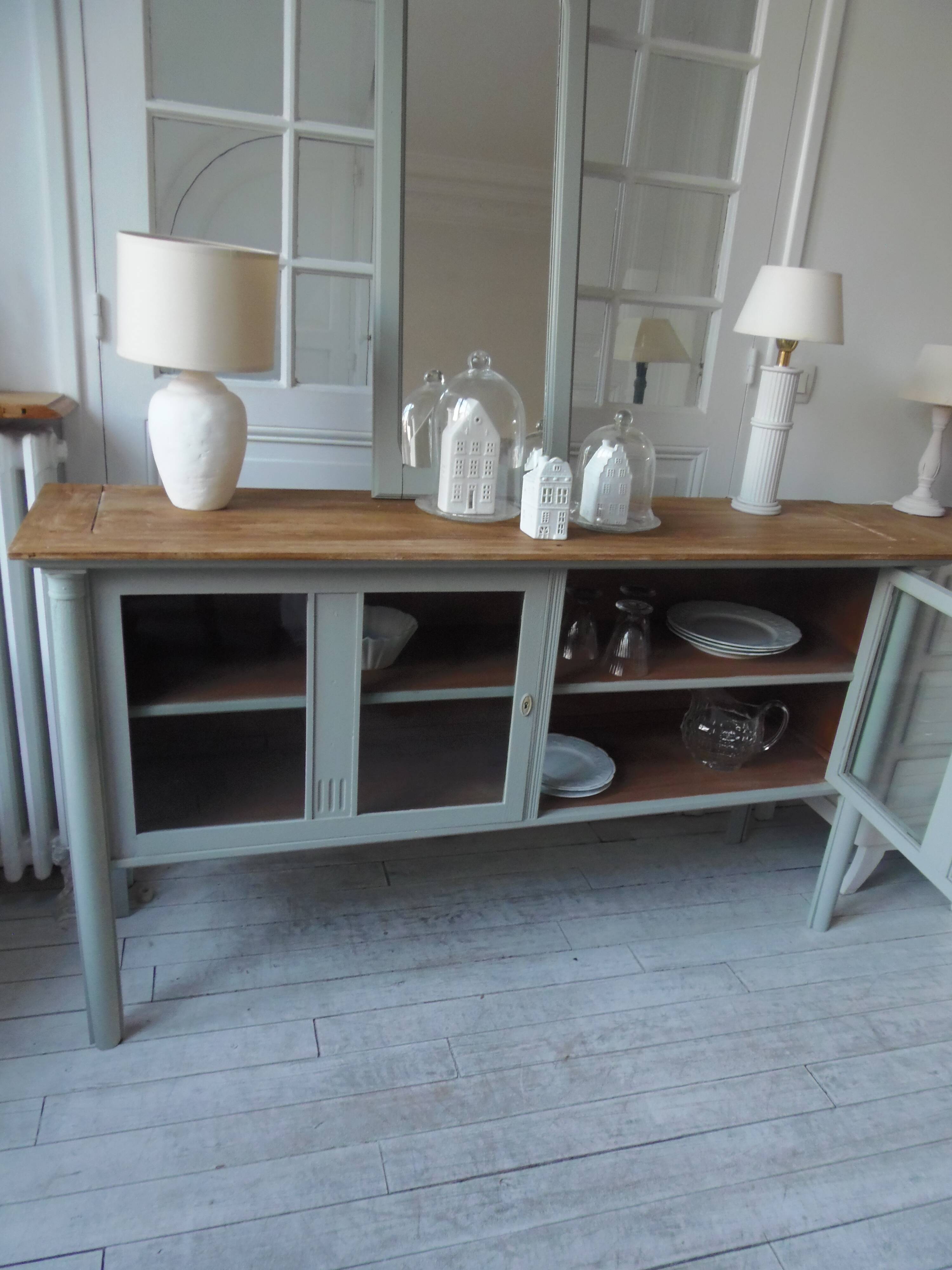 Buffet, desserte vintage réenchanté en vert de gris, plateau  bois.