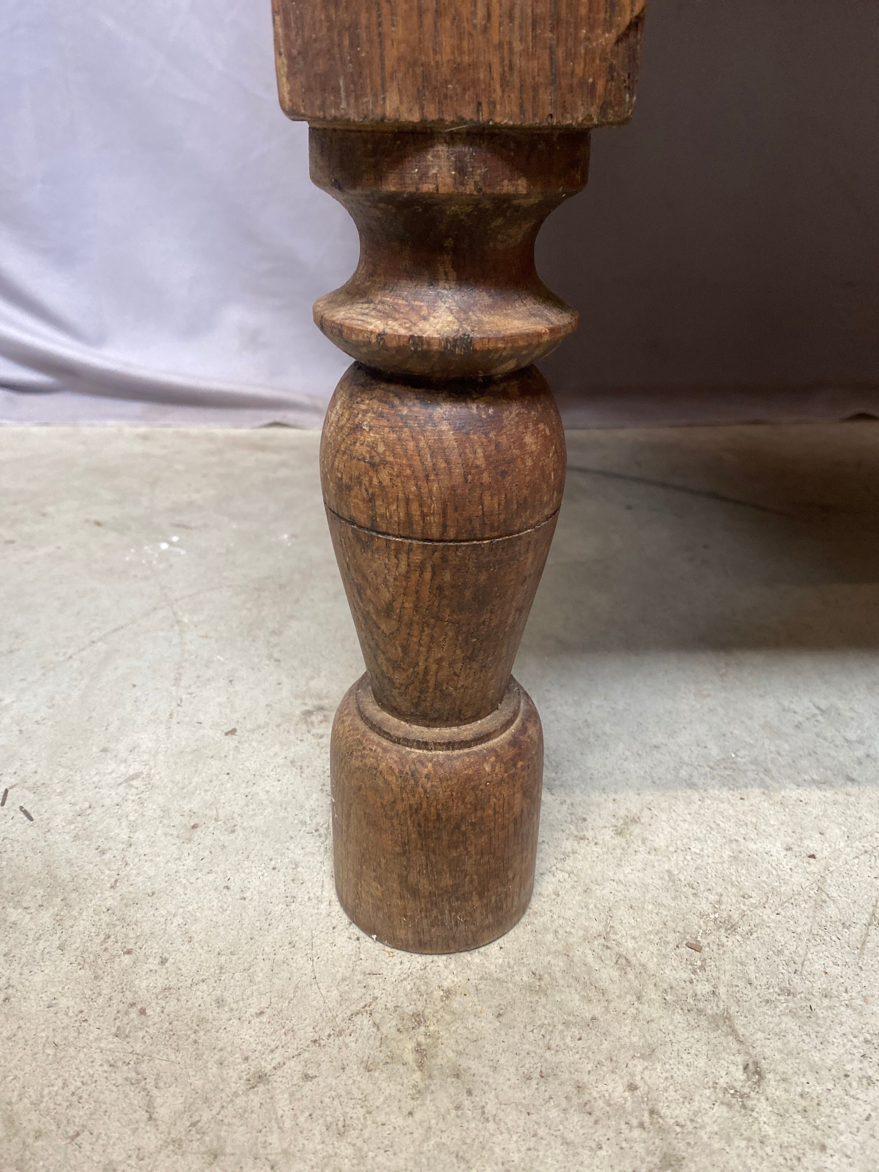 Oak tie with storage box