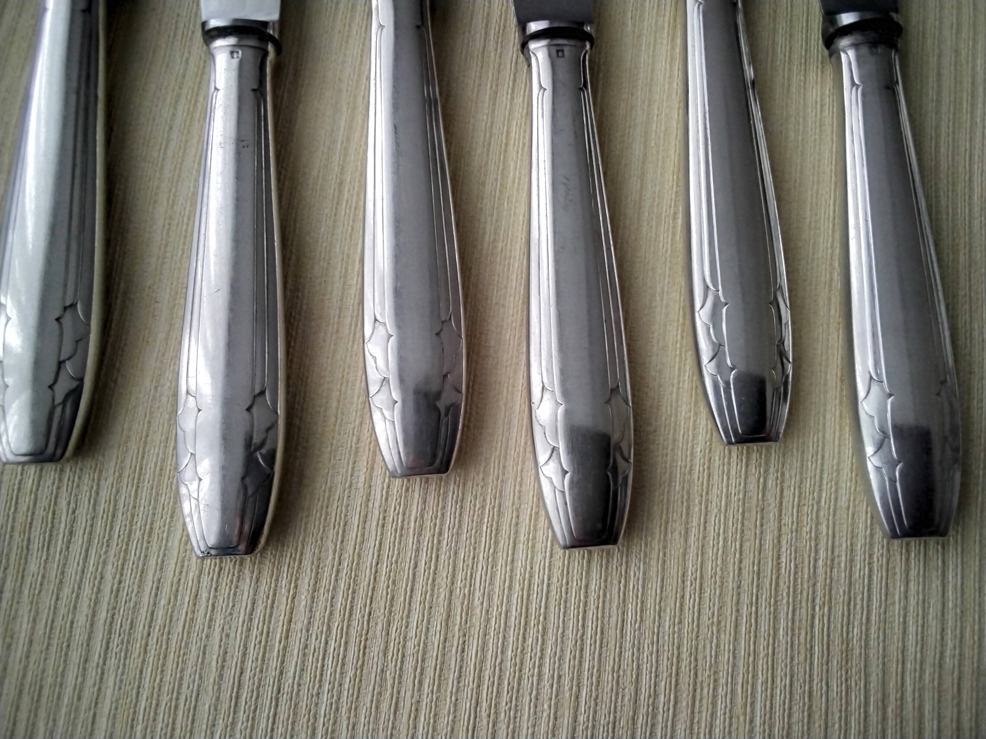 6 LB silver plated and stainless steel table knives