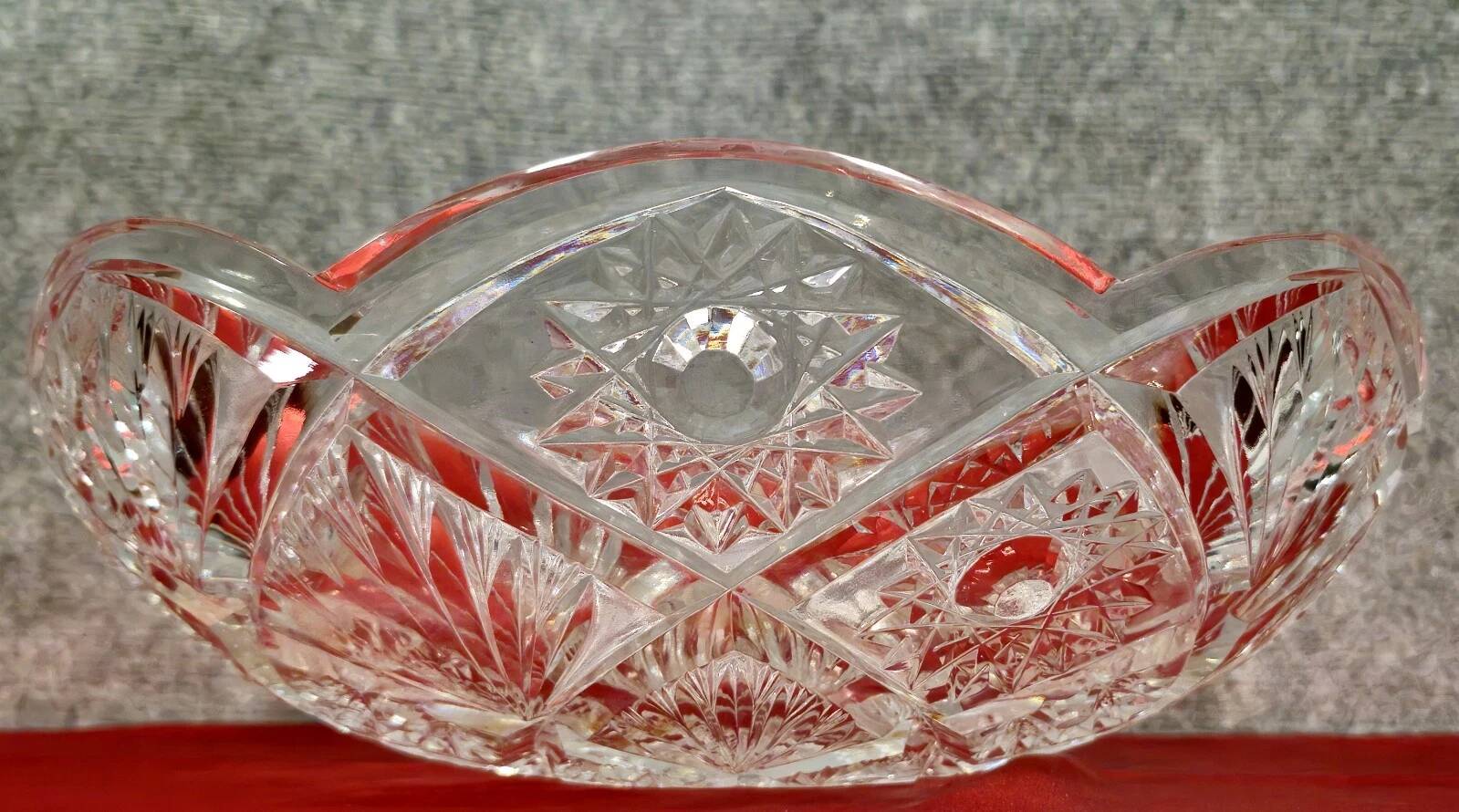 Chiseled crystal fruit bowl circa 1950-1960