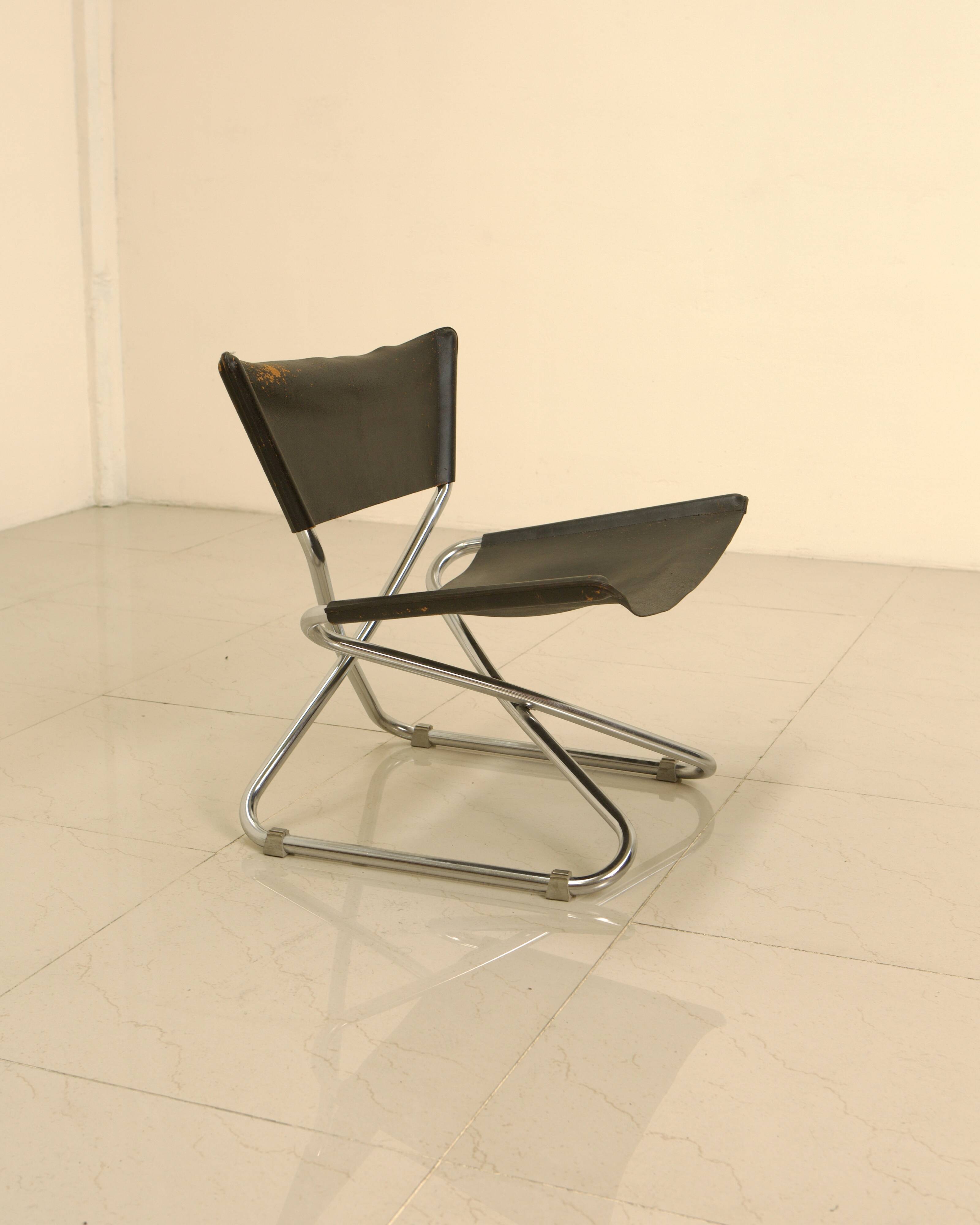 Scandinavian "Z" side chair in patinated black leather by Erik Magnussen for