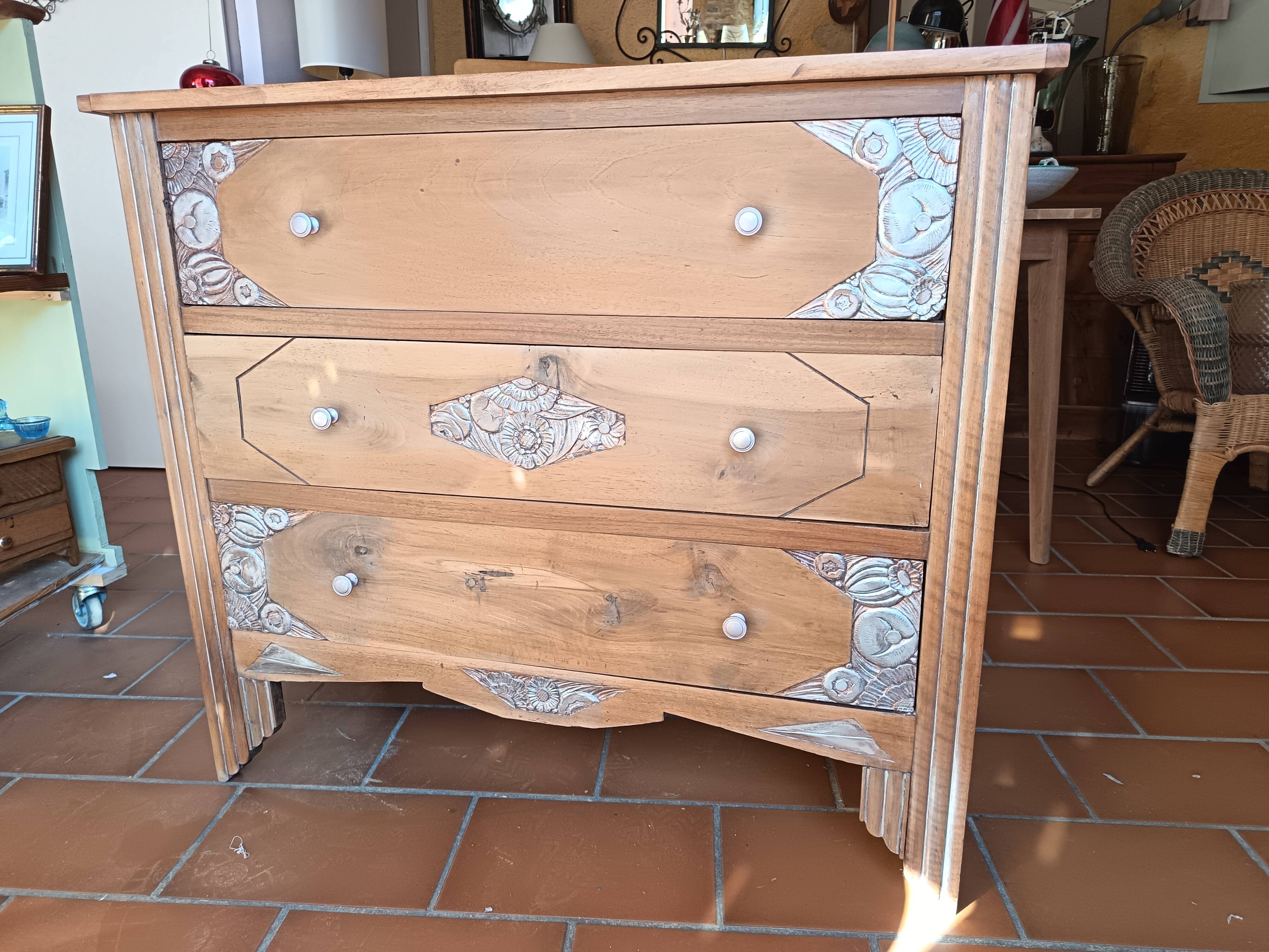 Art Deco chest of drawers