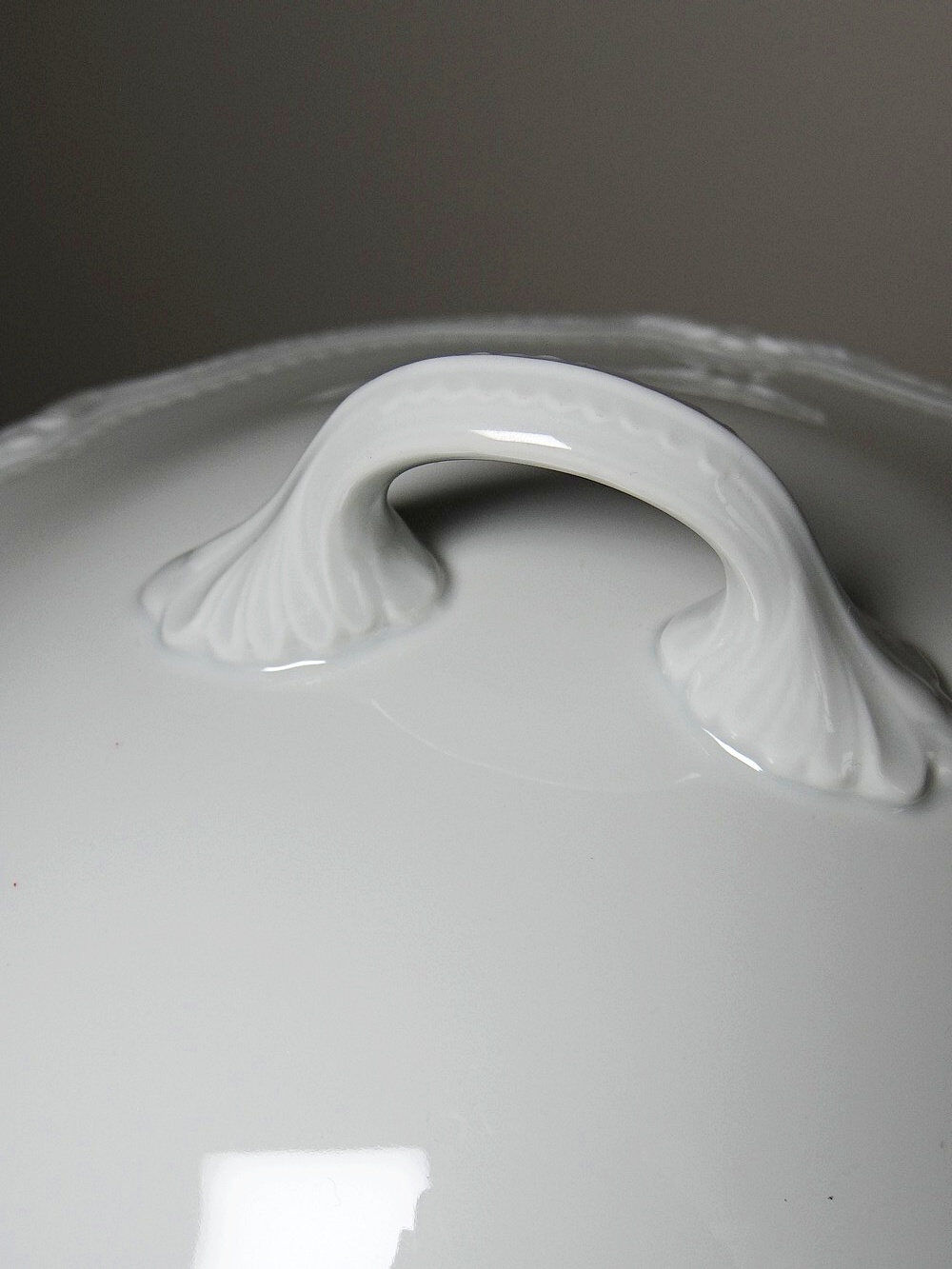 White fine porcelain soup tureen/vegetable dish from Limoges attributed to Barnardaud, vintage.