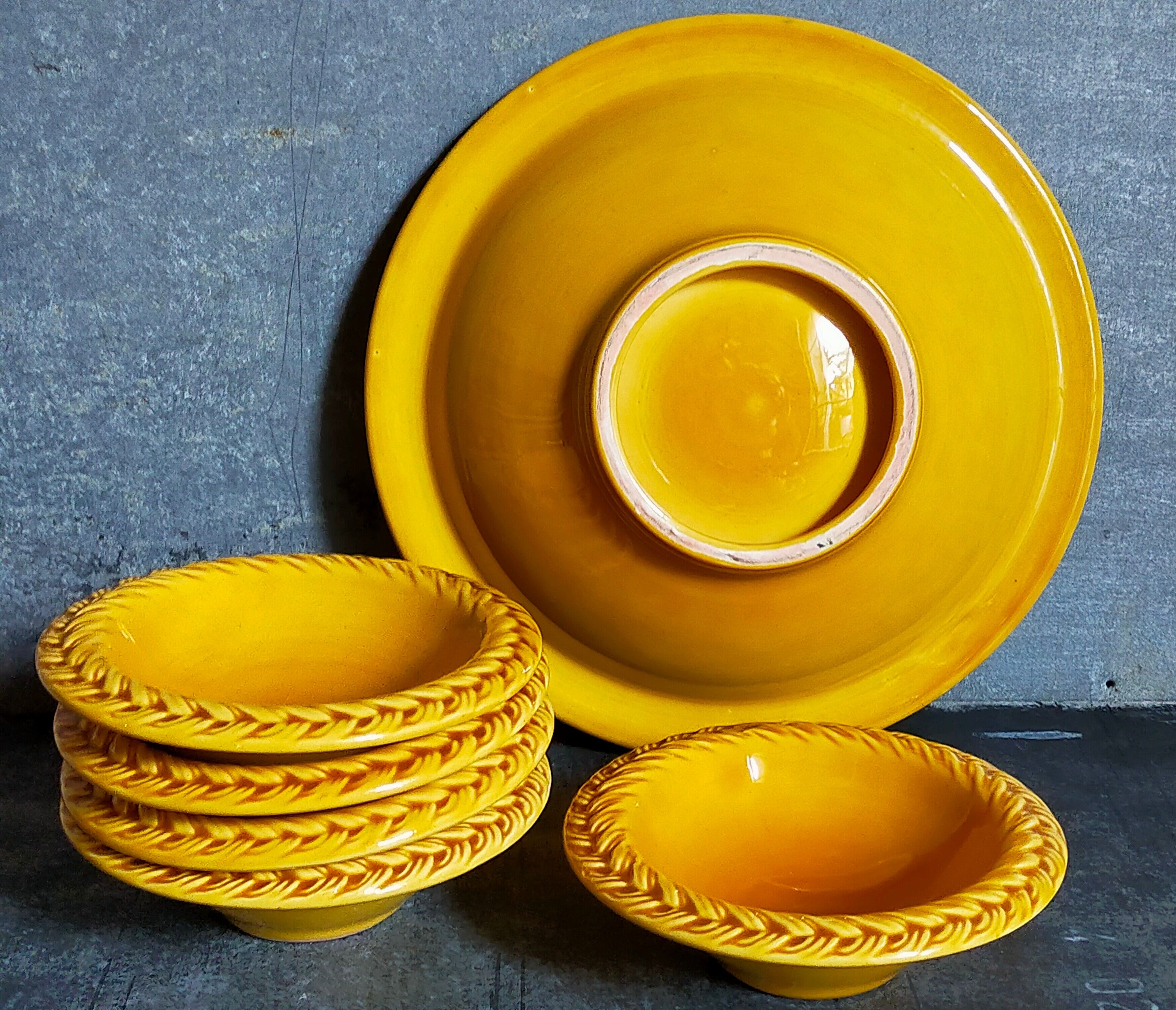 Hollow flat and five cups southern ochre slip 50s