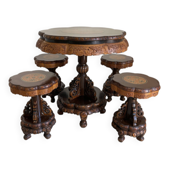 Table chinoise et tabourets