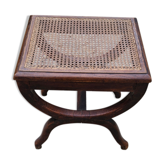 Cross-footed cane stool