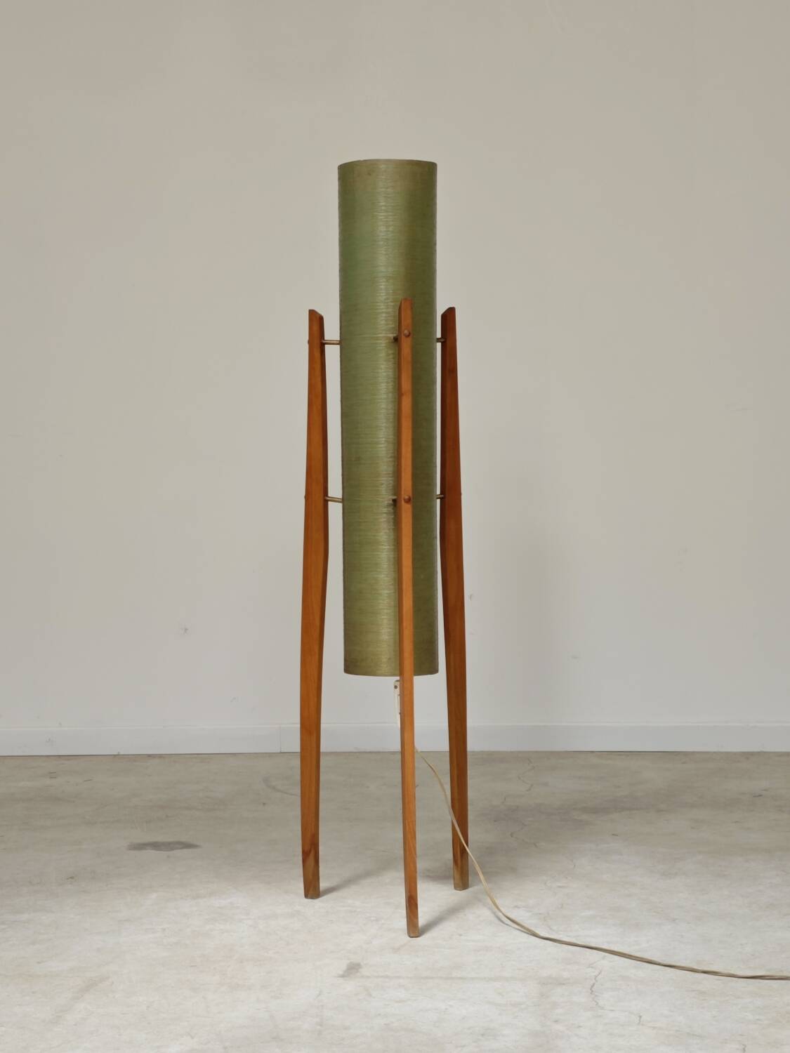 Rocket green floor lamp by Novoplast fiber and wood 1960