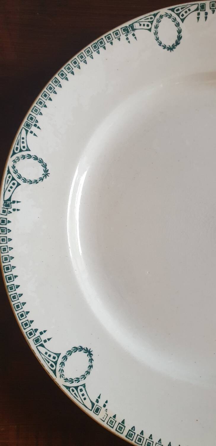 St Amand round dish