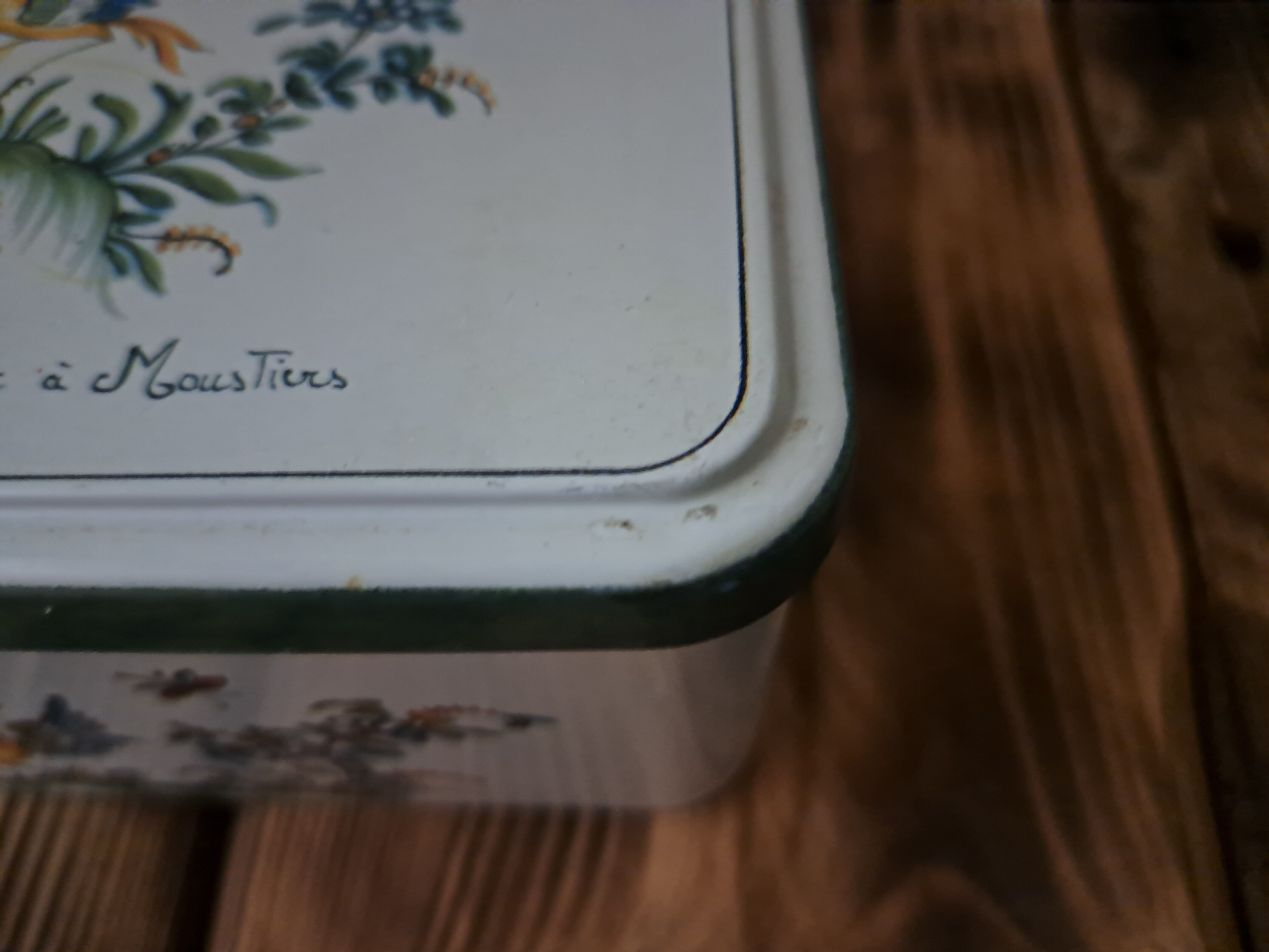 Massilly metal sugar box reproduction Moustiers