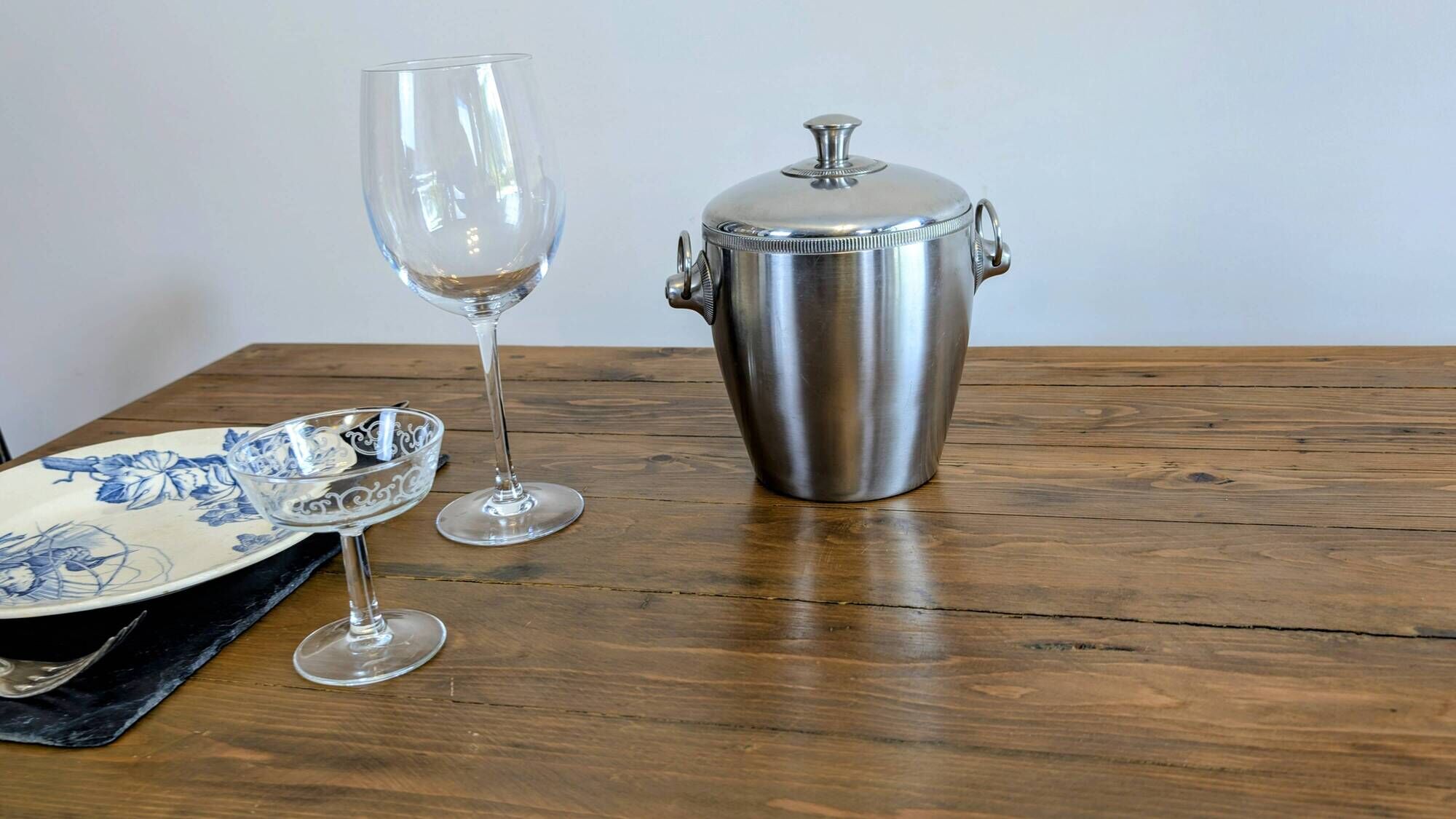 Antique ice bucket by Létang Rémy – chic tableware
