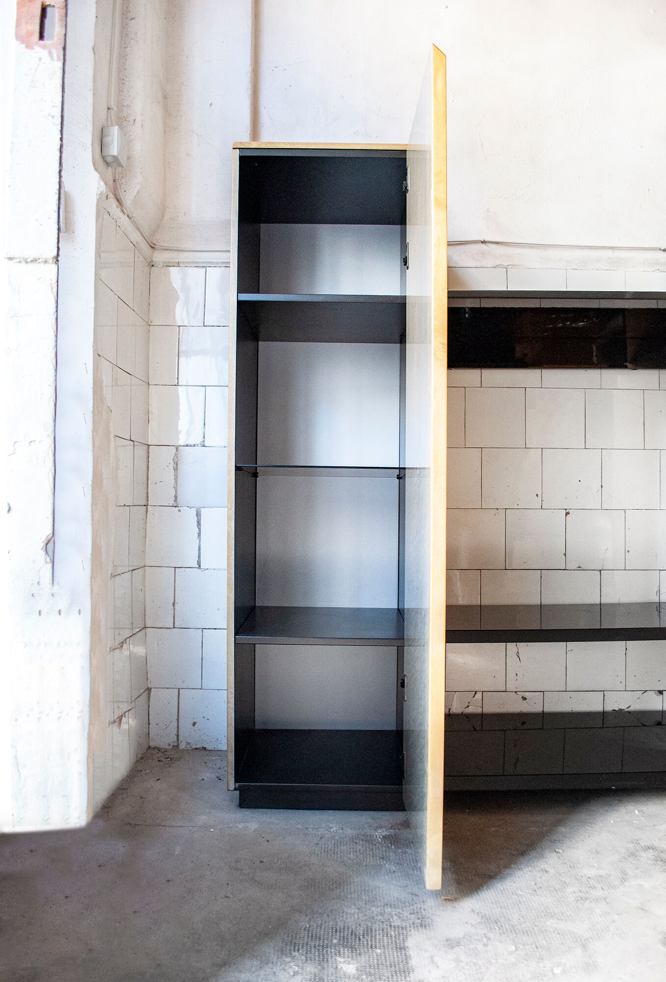 Eye-winked maple sideboard by Giovanni Offredi for Saporiti Italia 1970s