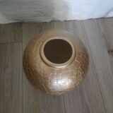 Golden vase