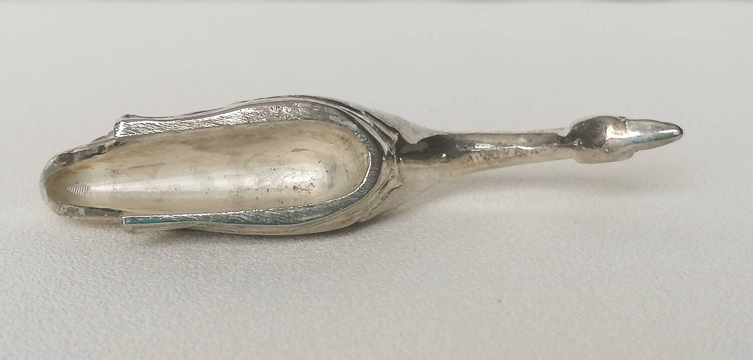 6 silver metal zoomorphic knife holders