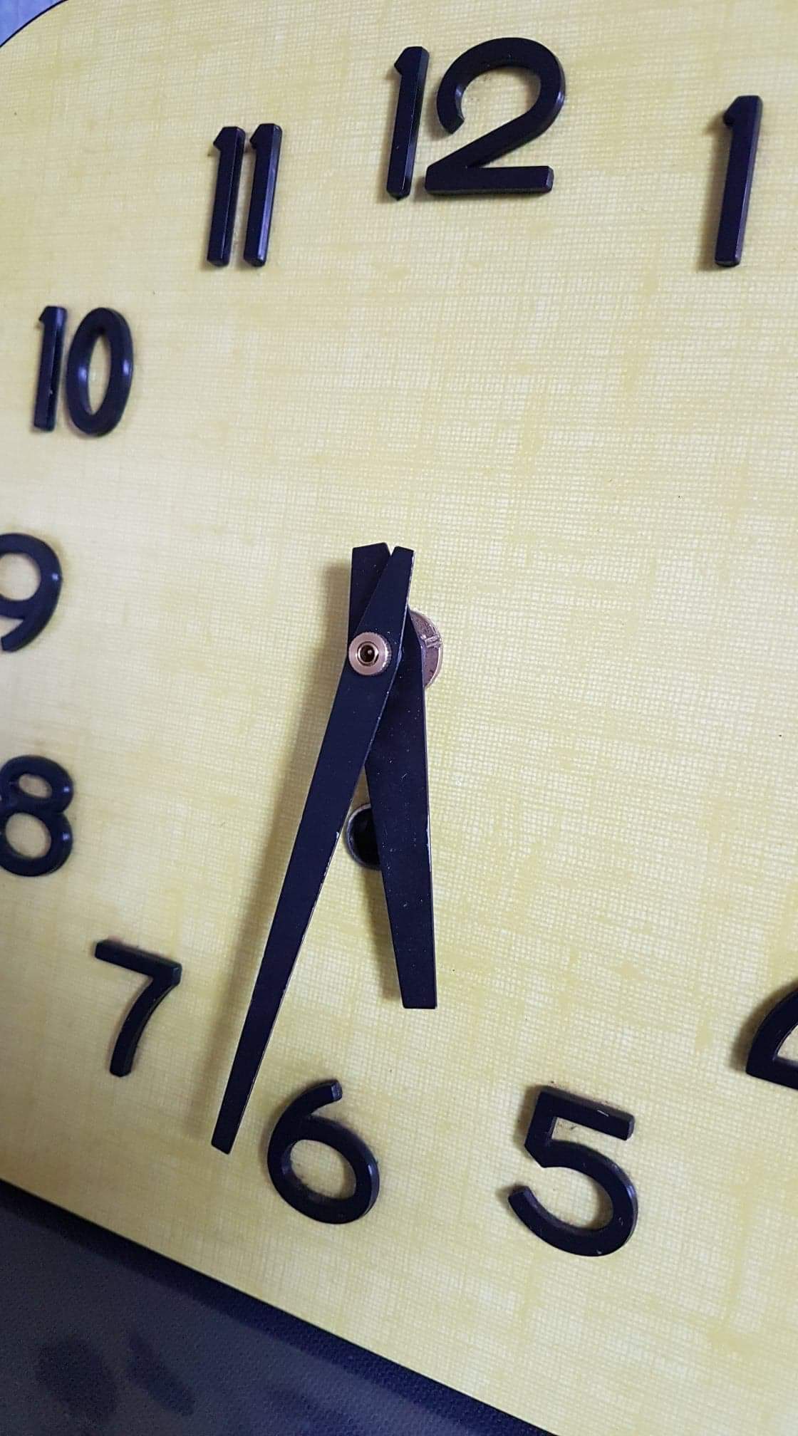 Vintage clock in formica, 60s