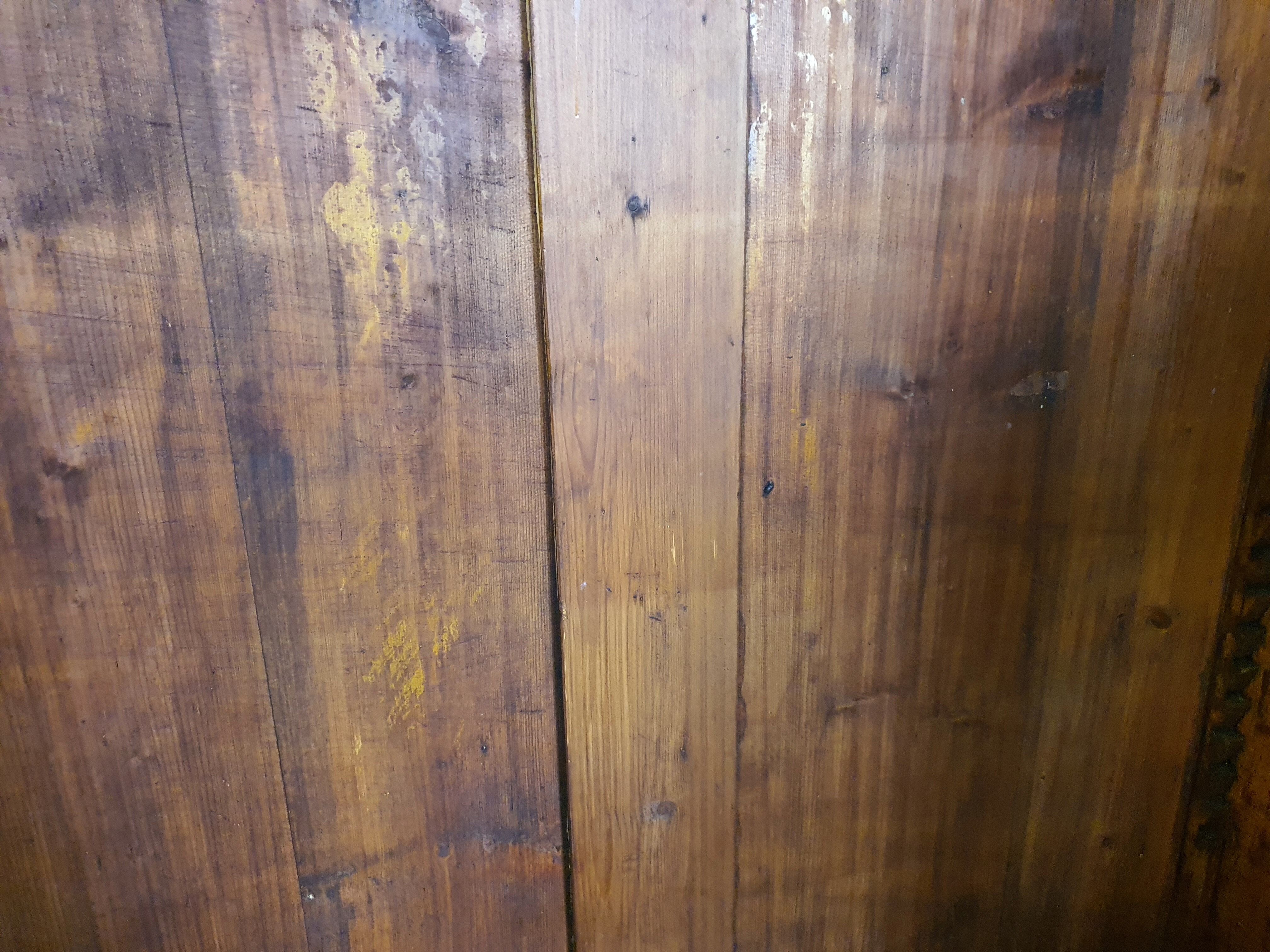 Rustic Wardrobe in Fir with Curtains