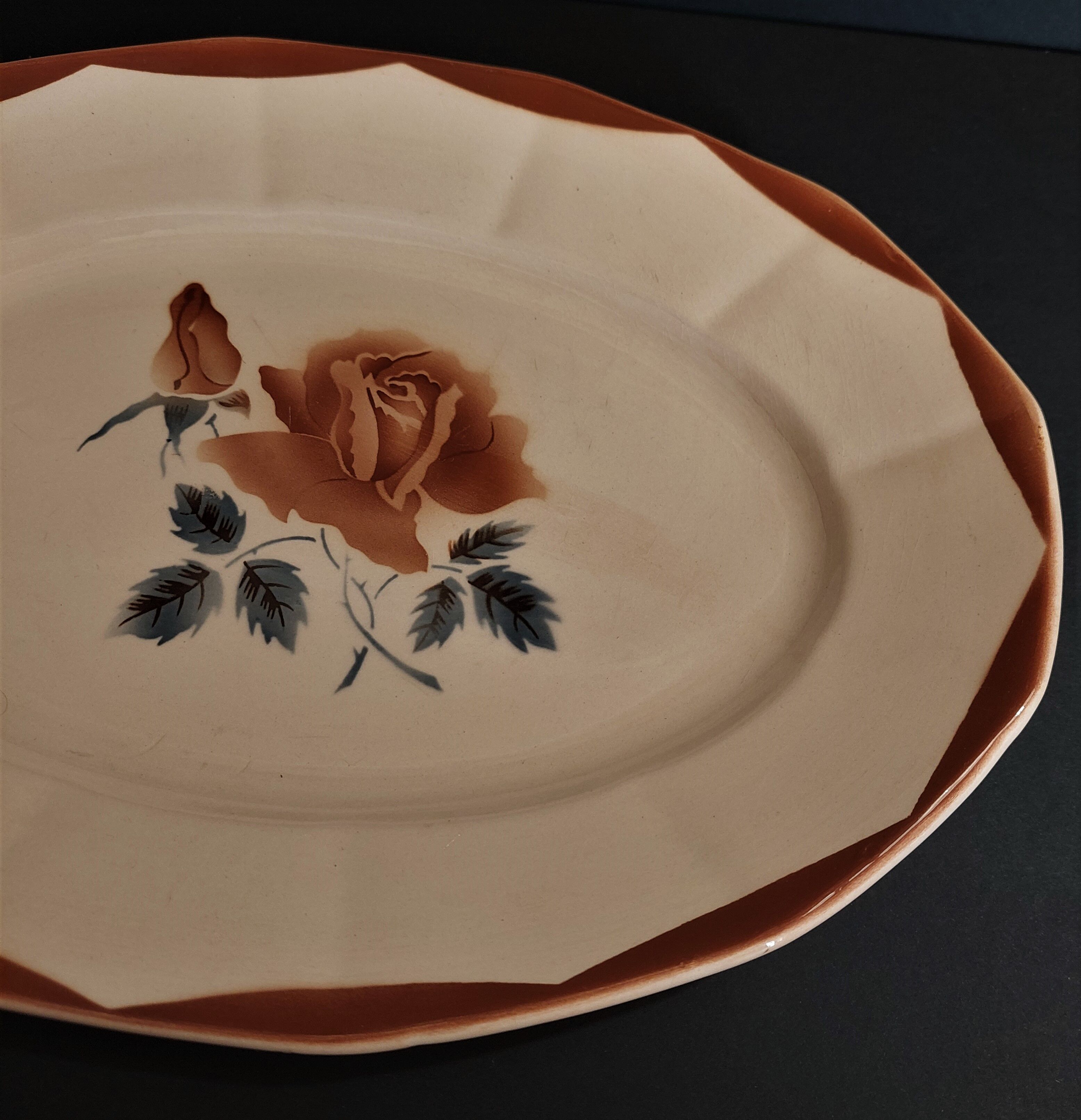 Oval dish Digoin Sarreguemines early twentieth century