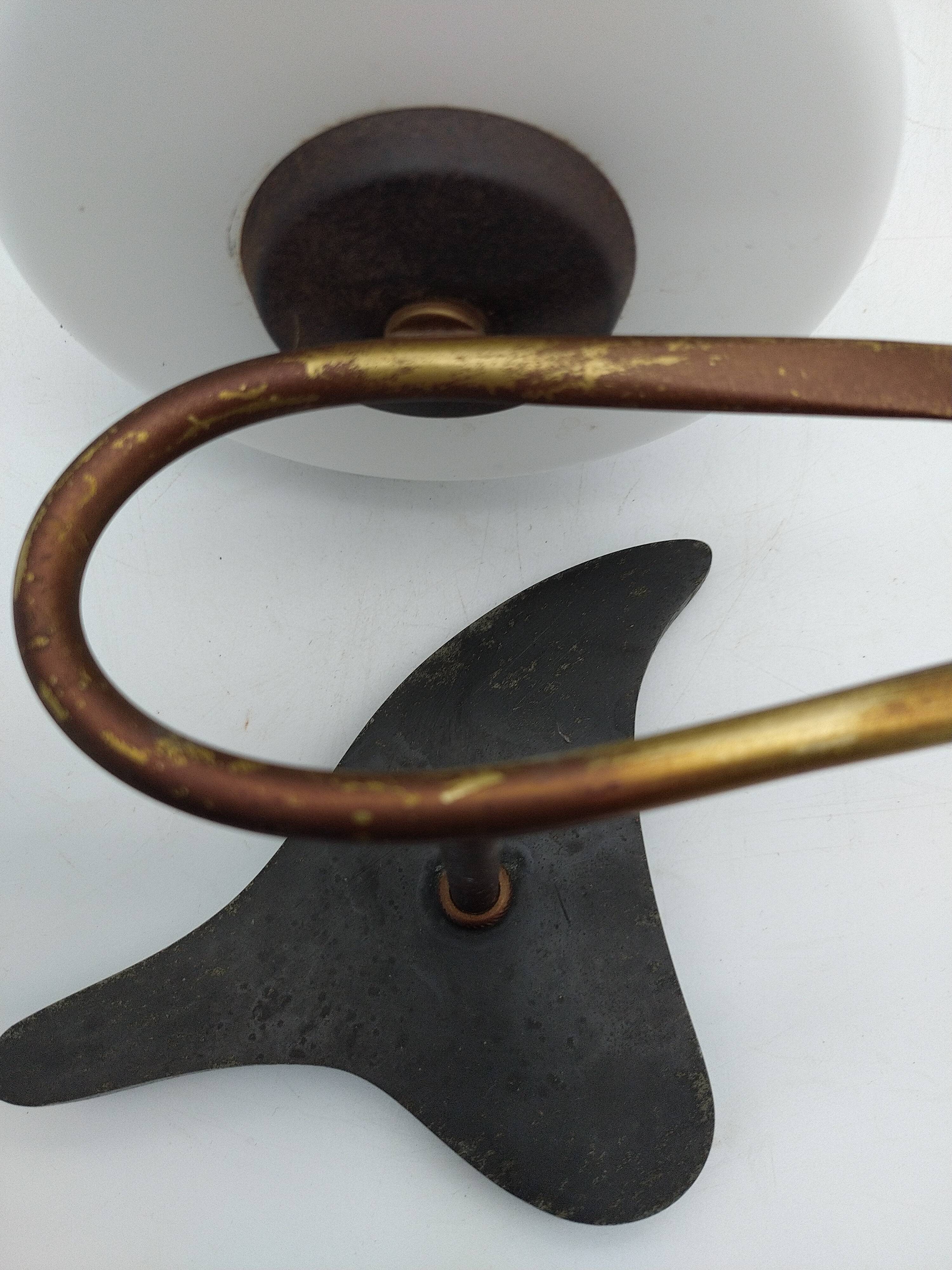 Arlus wall light. Metal and opaline glass. 1960s.