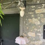 Lustre, suspension en opaline rose et intérieur blanc, complète ancienne