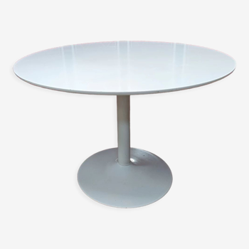 Round white dining table 4 or 6 people
