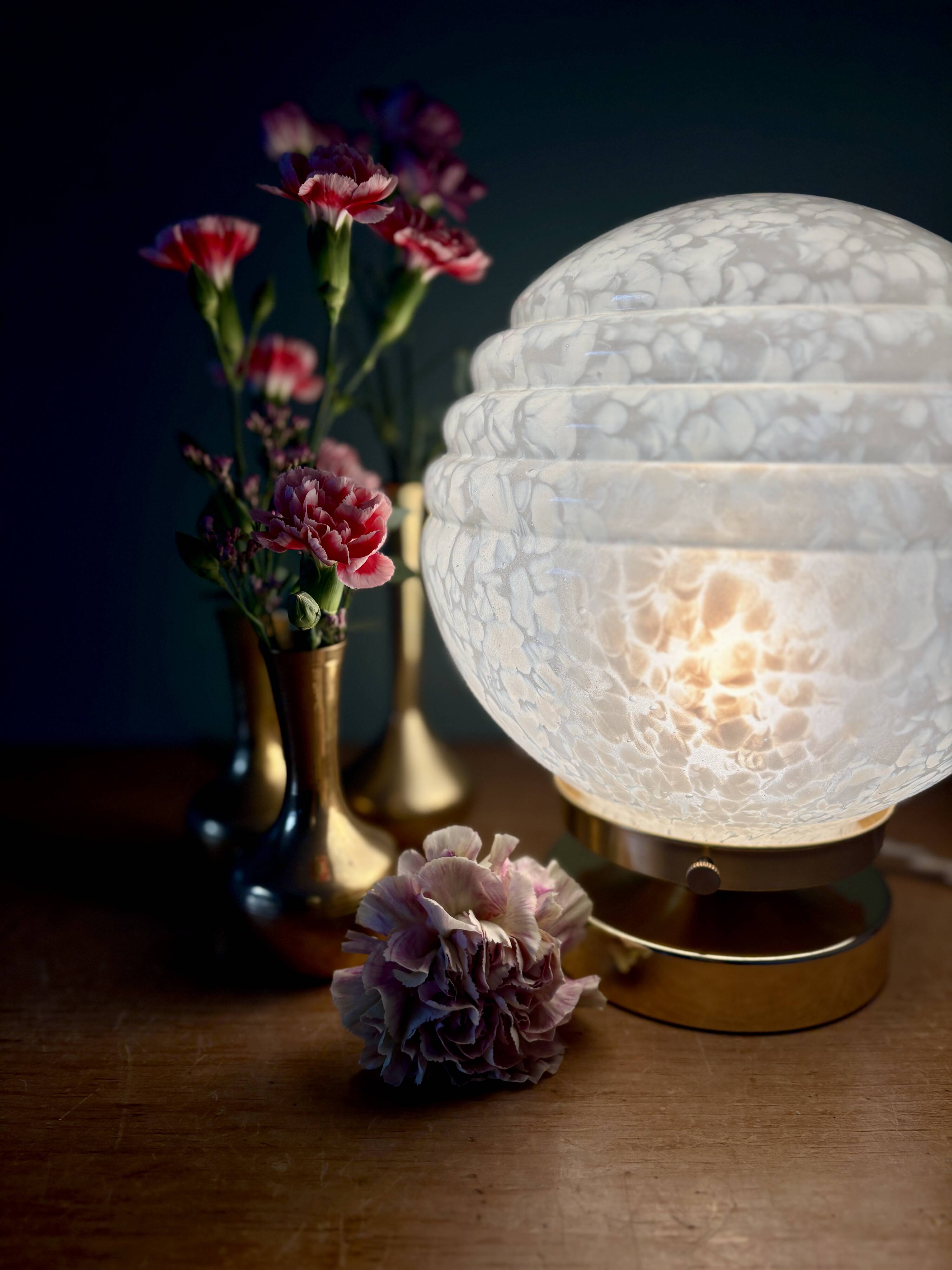 Vintage Art Deco globe table lamp in white Clichy glass