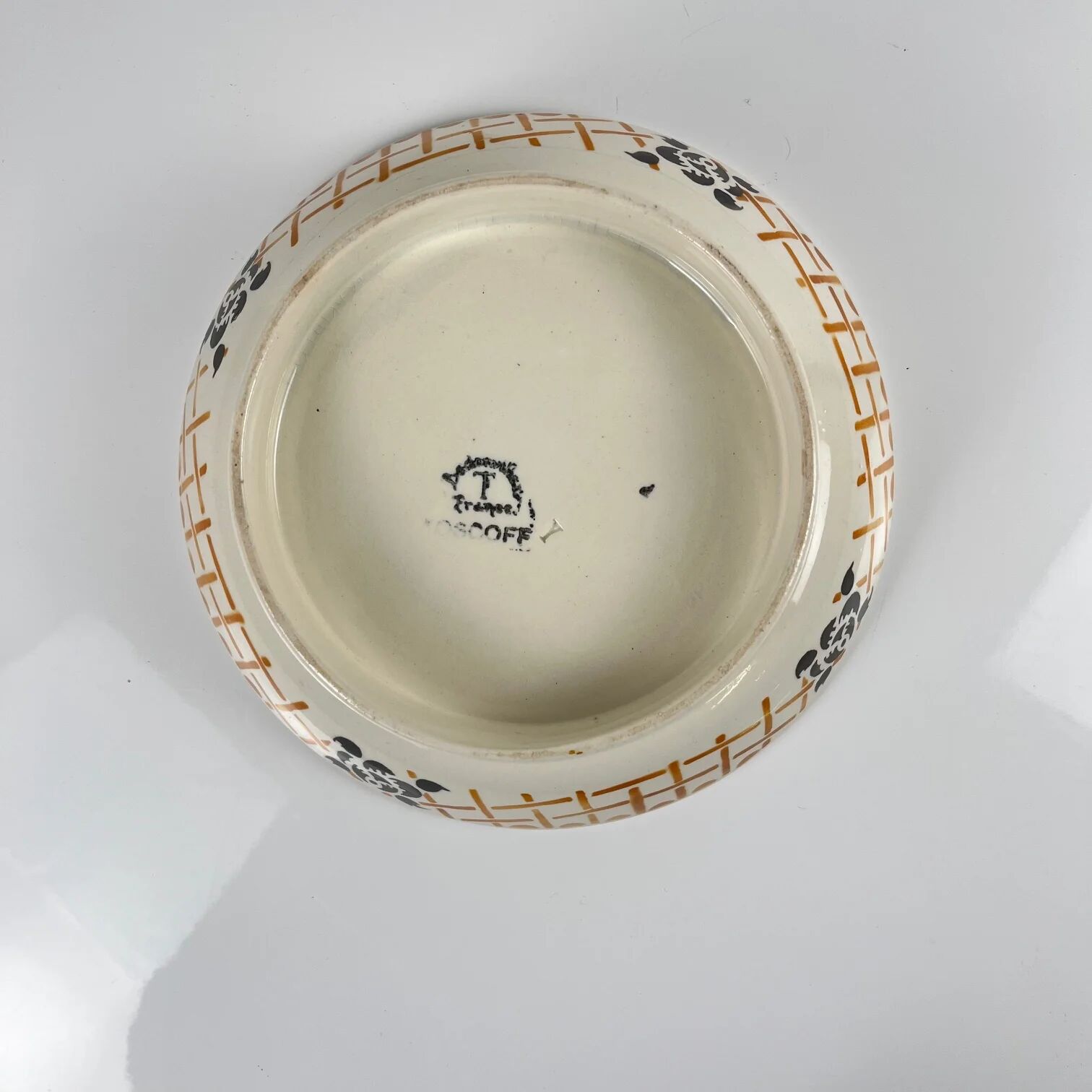 Plate on foot, ironstone, Badonviller "Roscoff", 1930