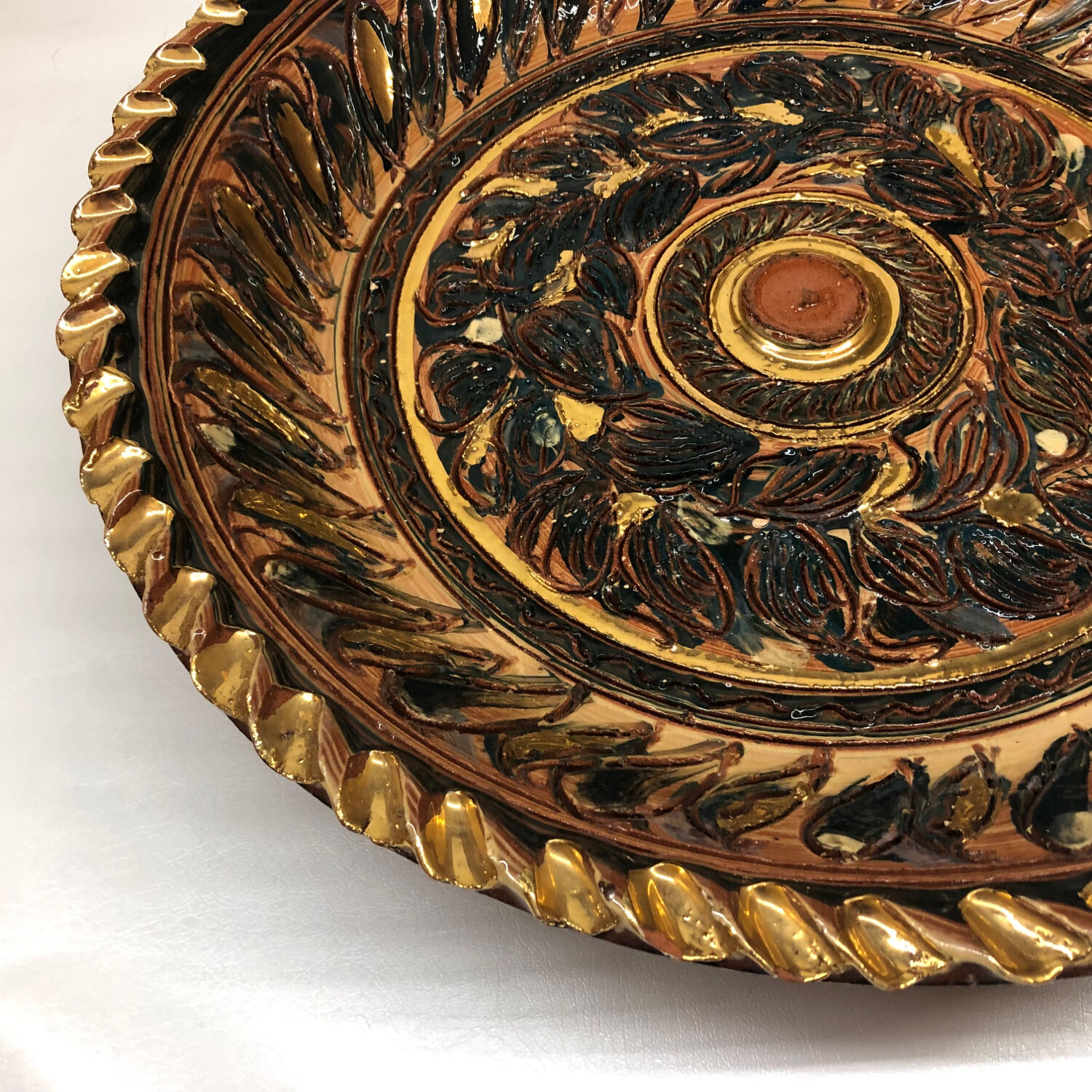 Nimy ceramic dish by Georges Destrebecq