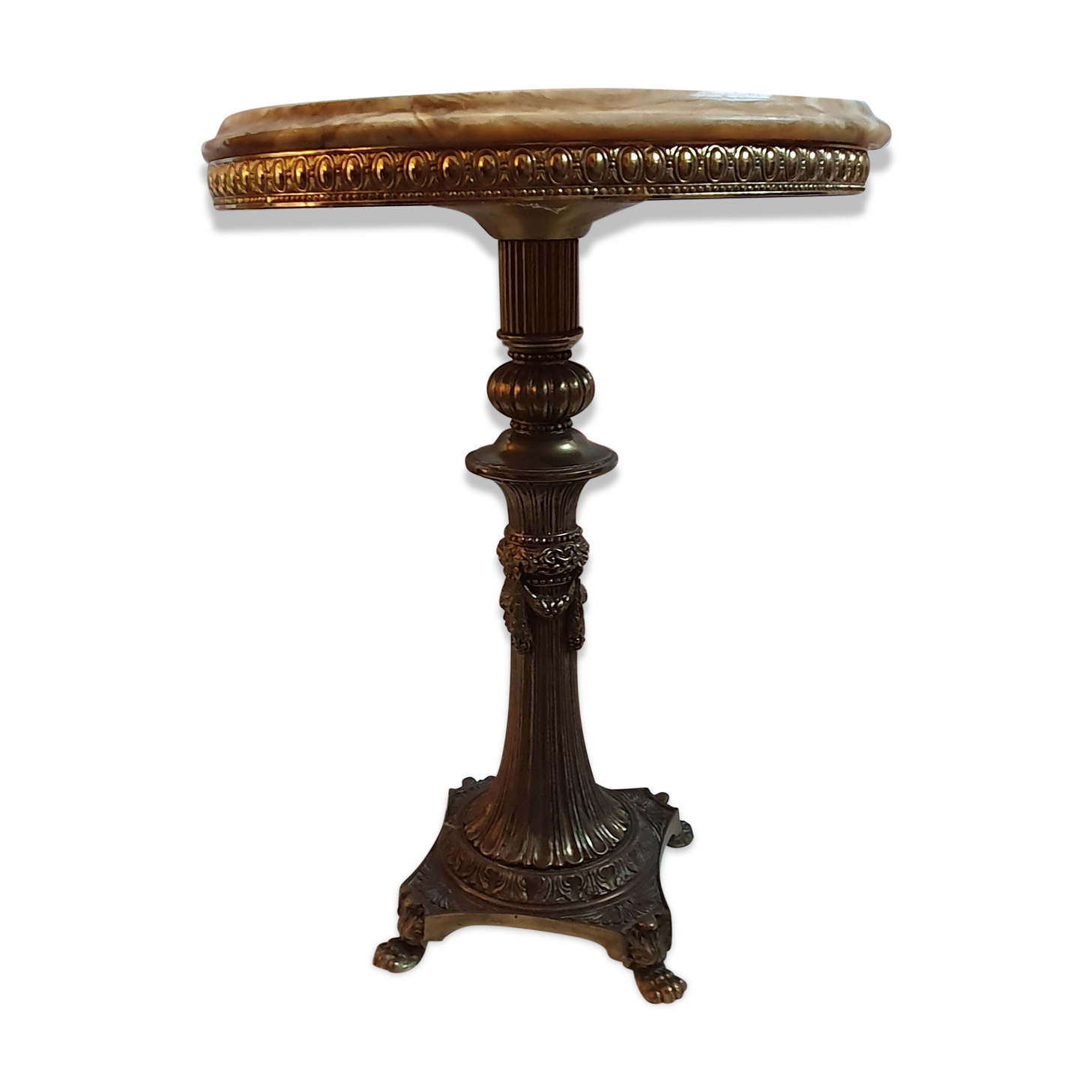 Marble table lion's feet