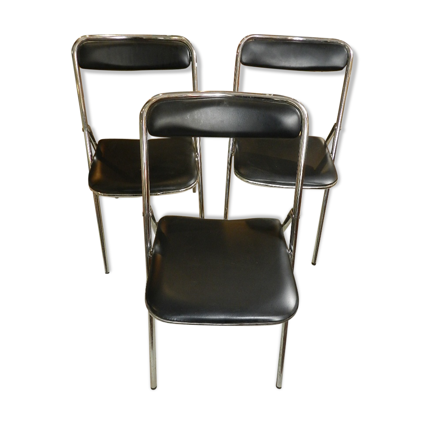3 Sauvignet folding chairs