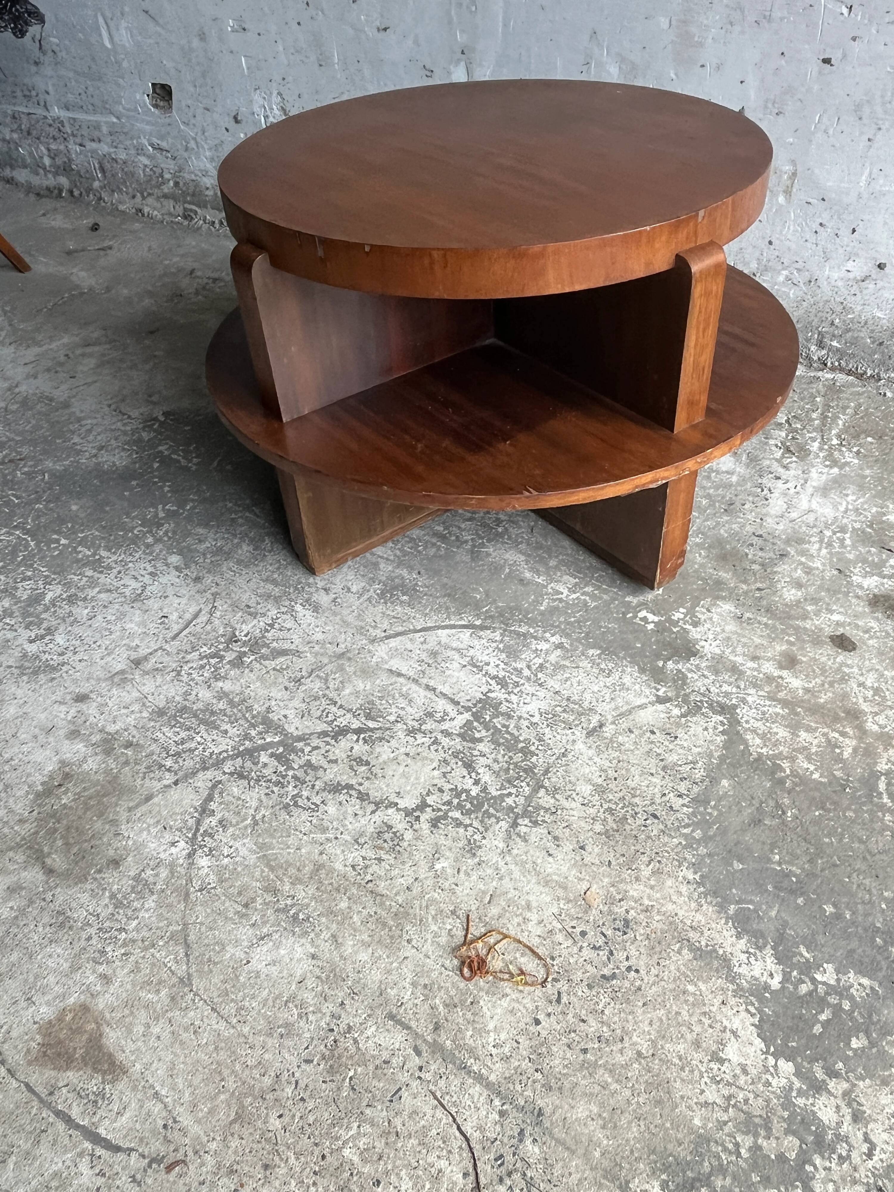 Vintage Art Deco round coffee table with double top