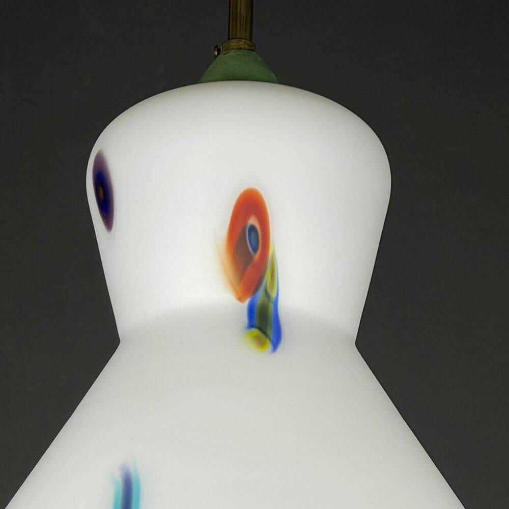 Mid-century Murano opaline glass pendant lamp by Stilnovo, 1950s.