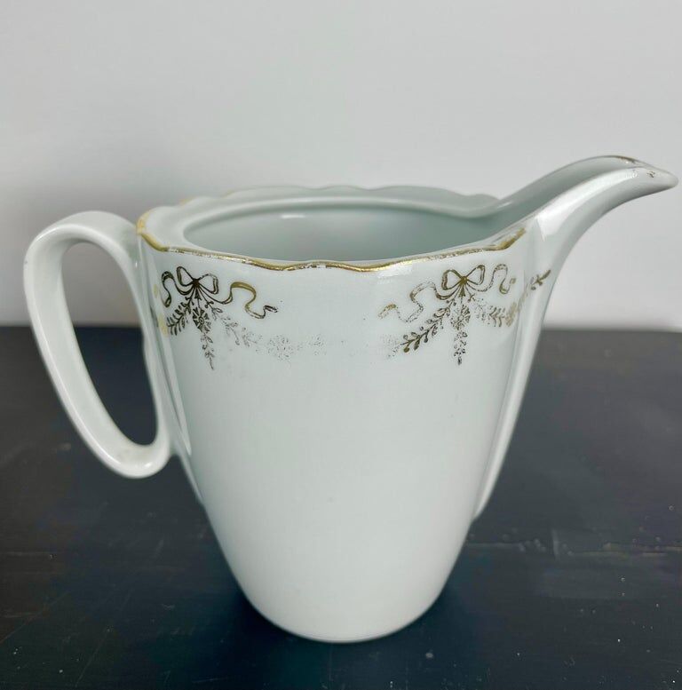 Porcelain coffee/tea service for 10 people