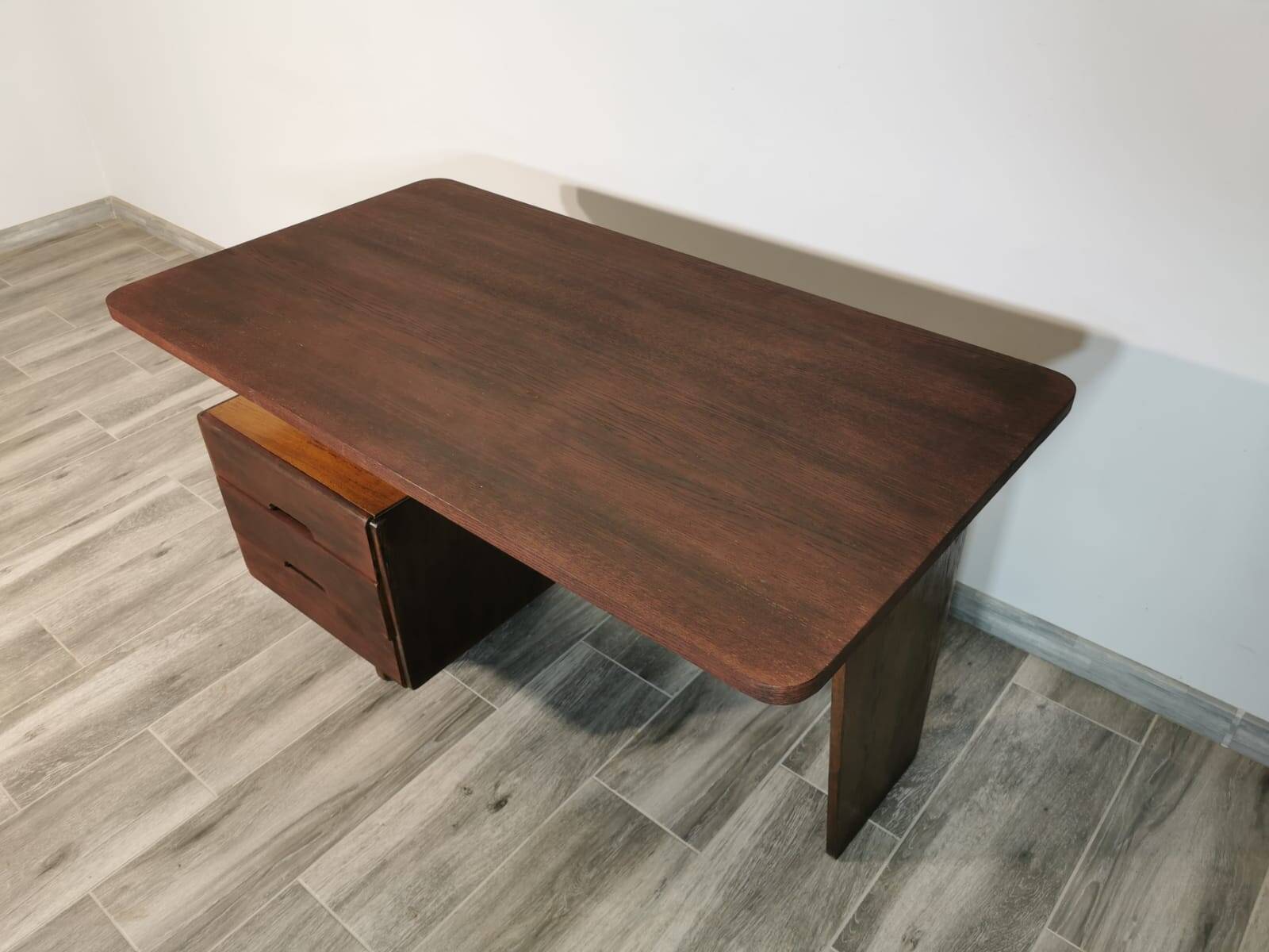 Bureau vintage de Bohumil Landsman