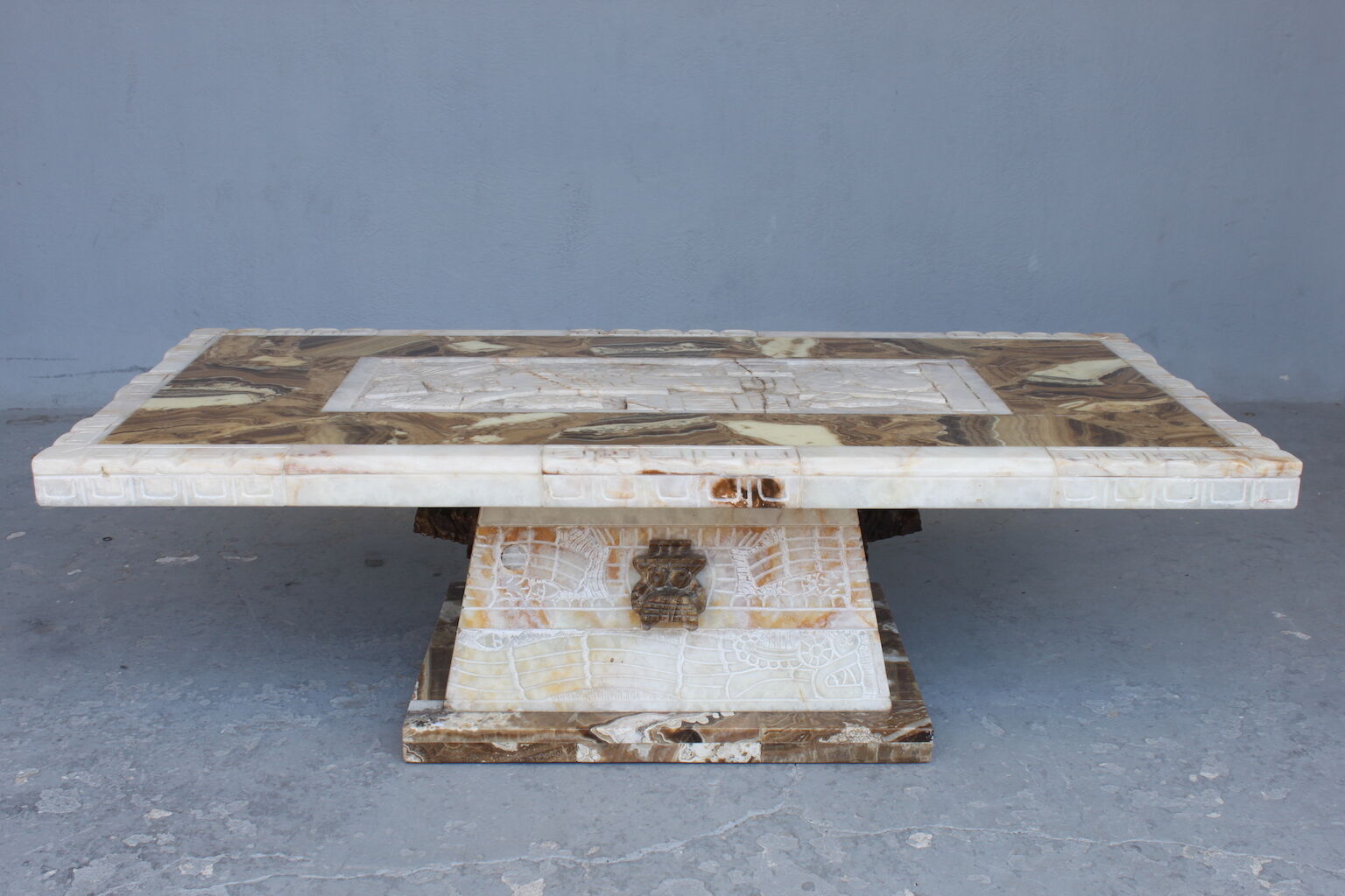 Table neo-inca period 1930 or 1940