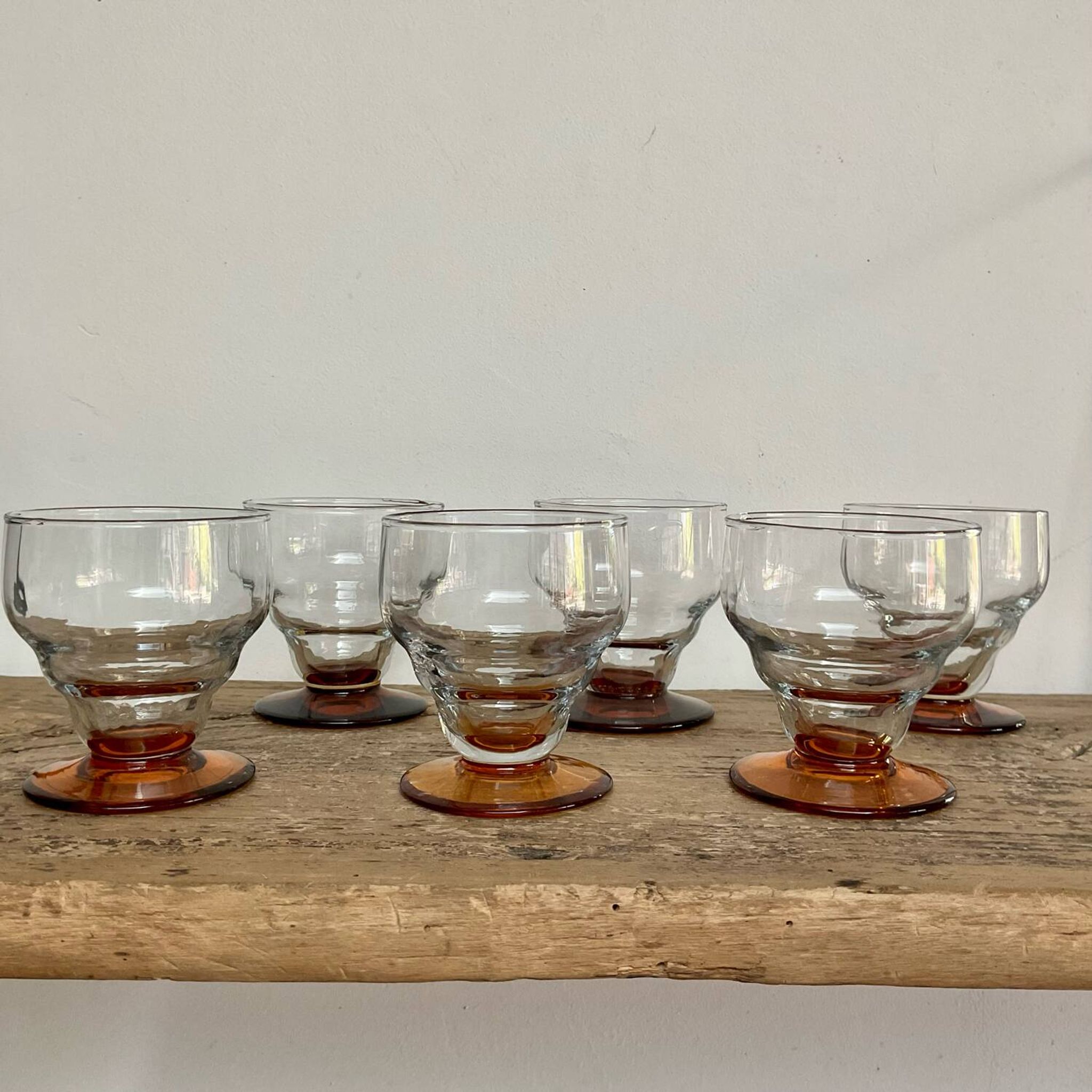 6 verres vintage aux pieds ambrés