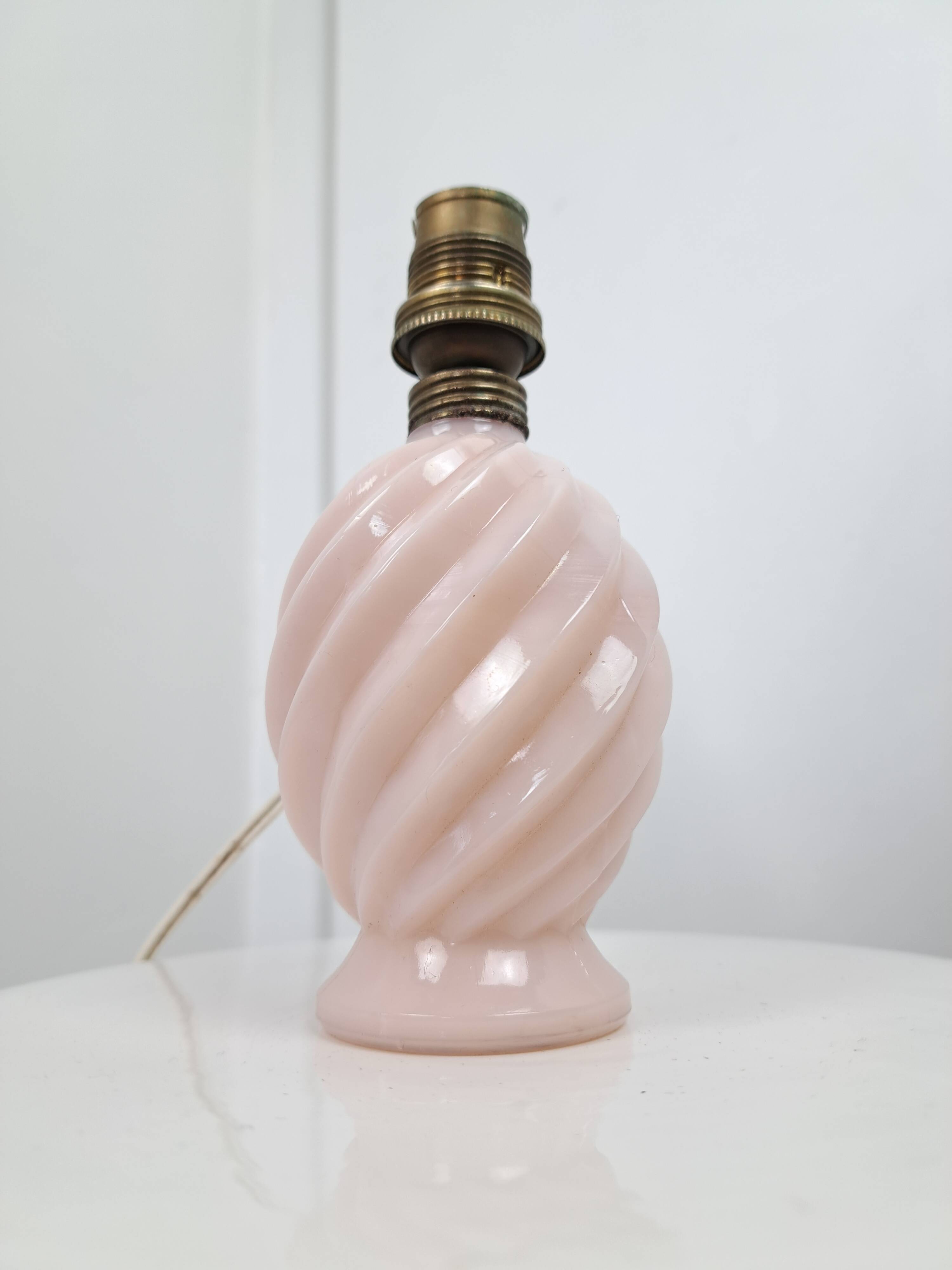 Chatard 70s swirl resin lamp base