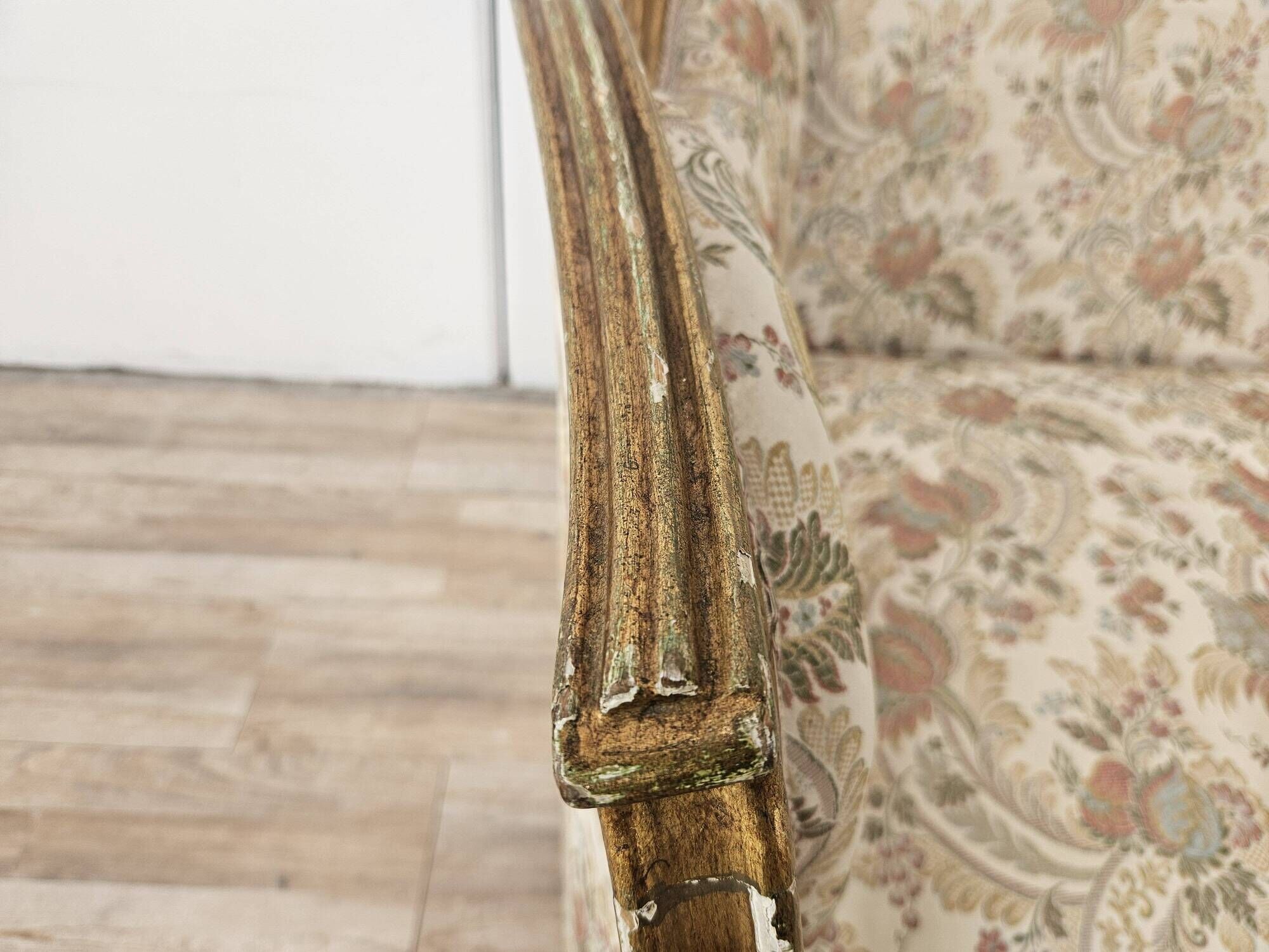 20th Century Italian Baroque Style Sofa in Carved and Gilded Wood