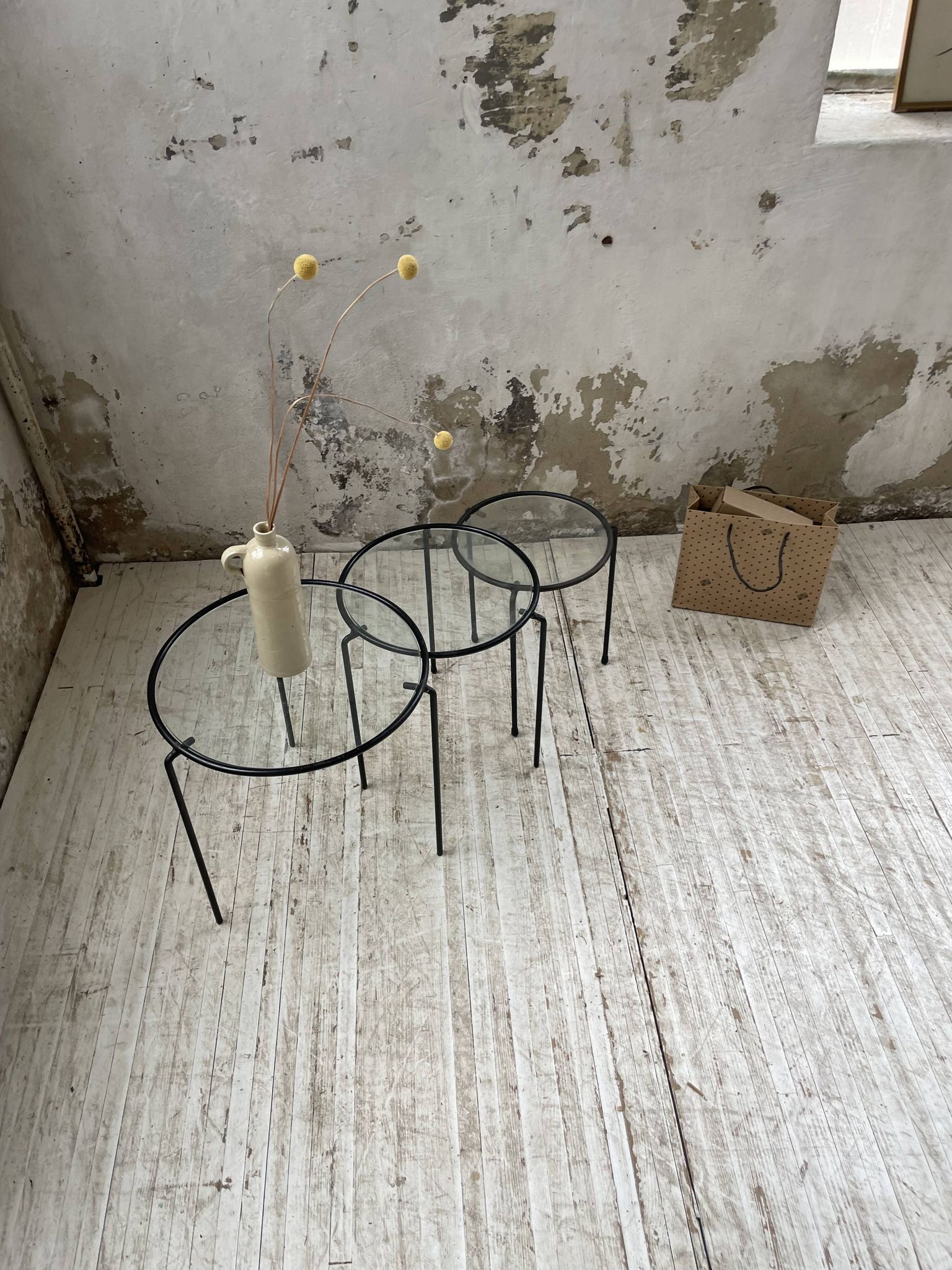 Tables basses gigogne métal et verre années 50