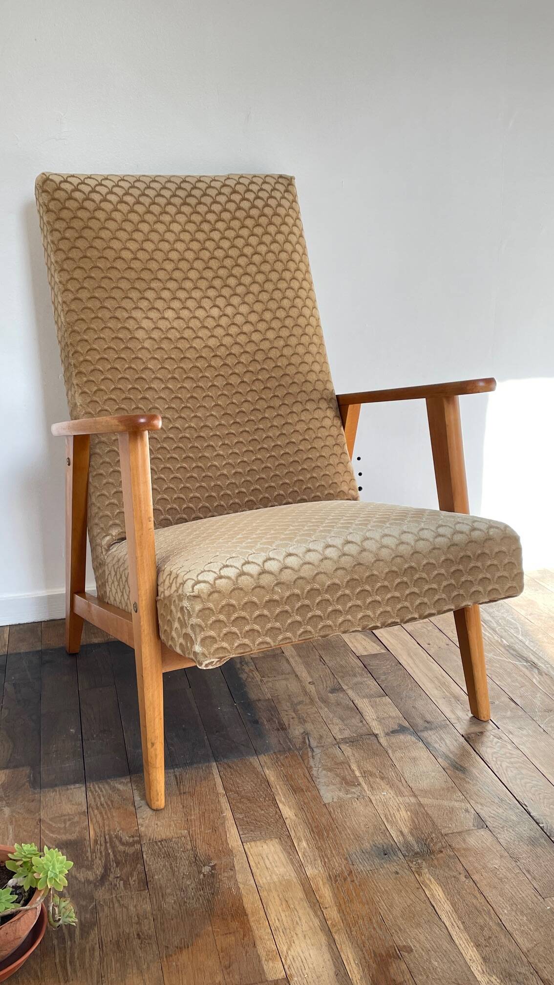 paire FAUTEUILS MANUCERE France Vintage