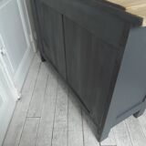 Small low Parisian sideboard re-enchanted in slate gray, medium oak waxed top.