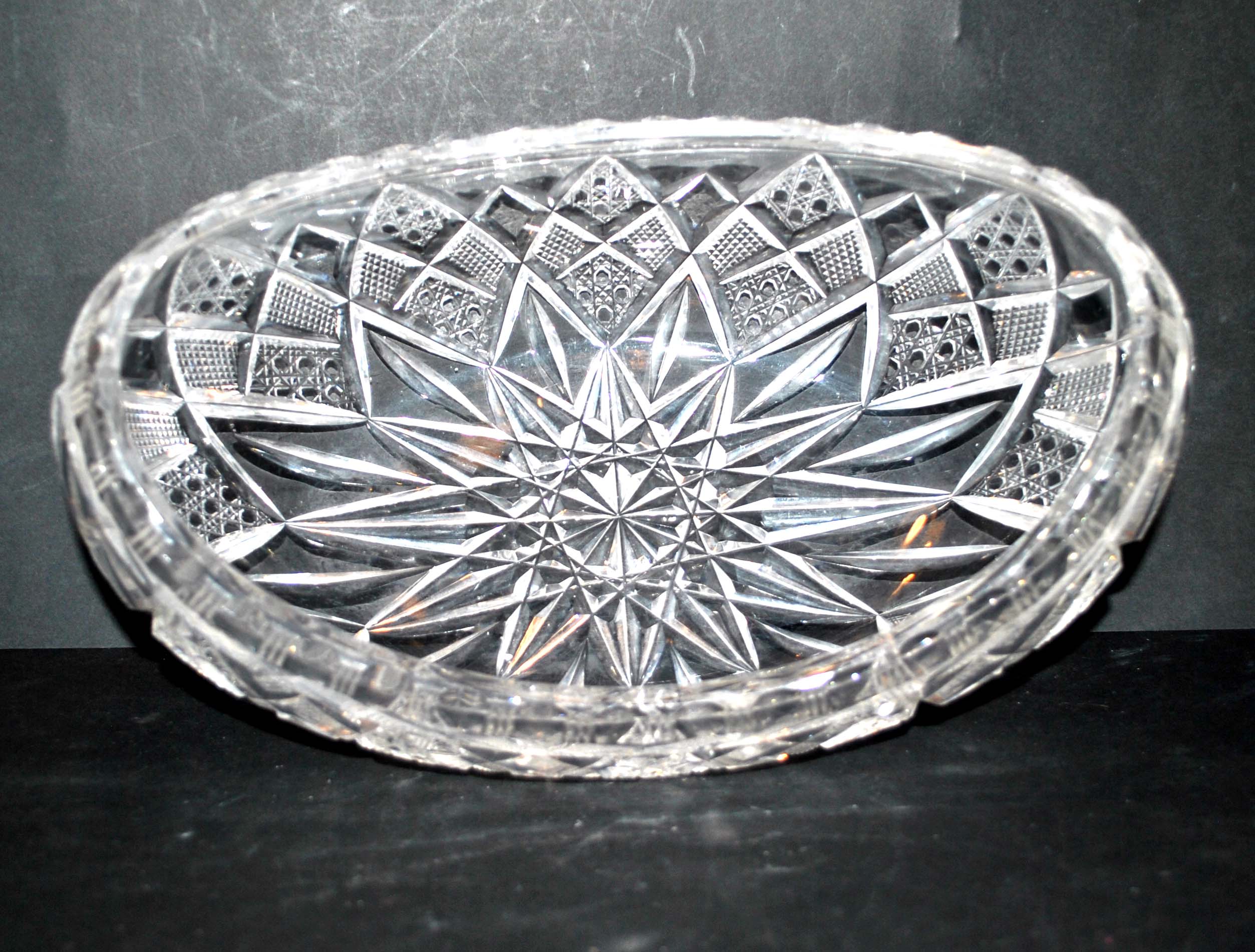 Coupe corbeille en cristal taillé saint-louis taille diamant forme gondole 1900
