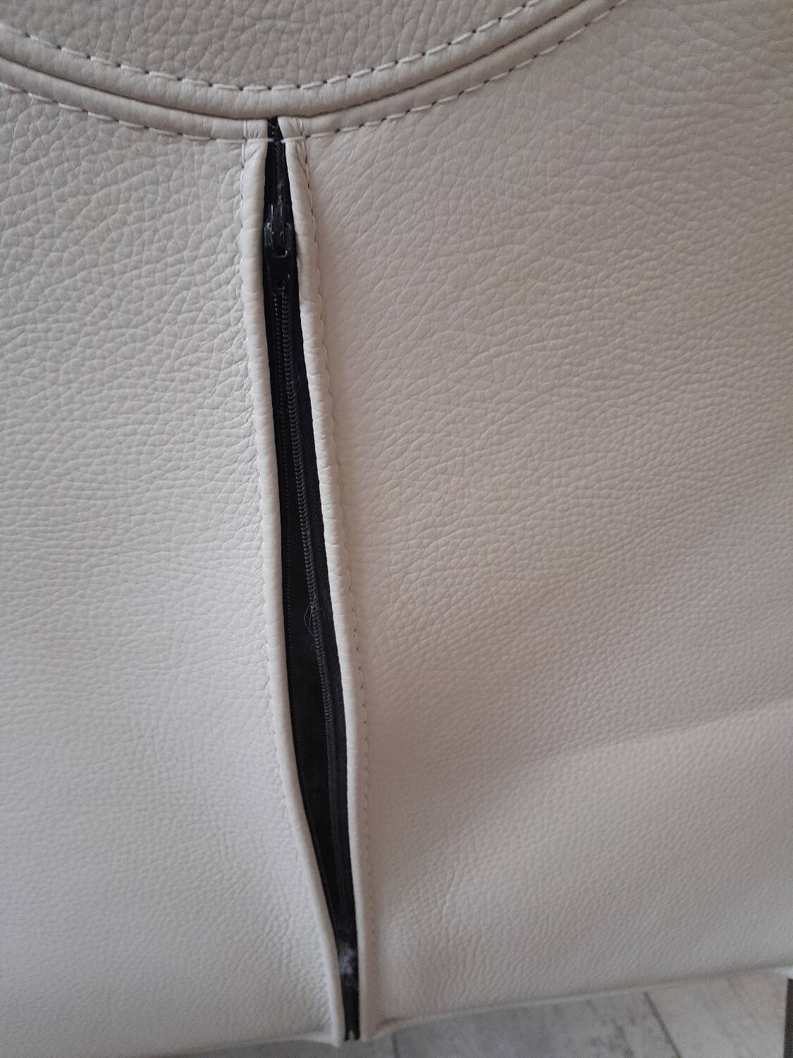 2 chairs by Bert Plantagie