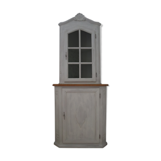 Skated corner furniture