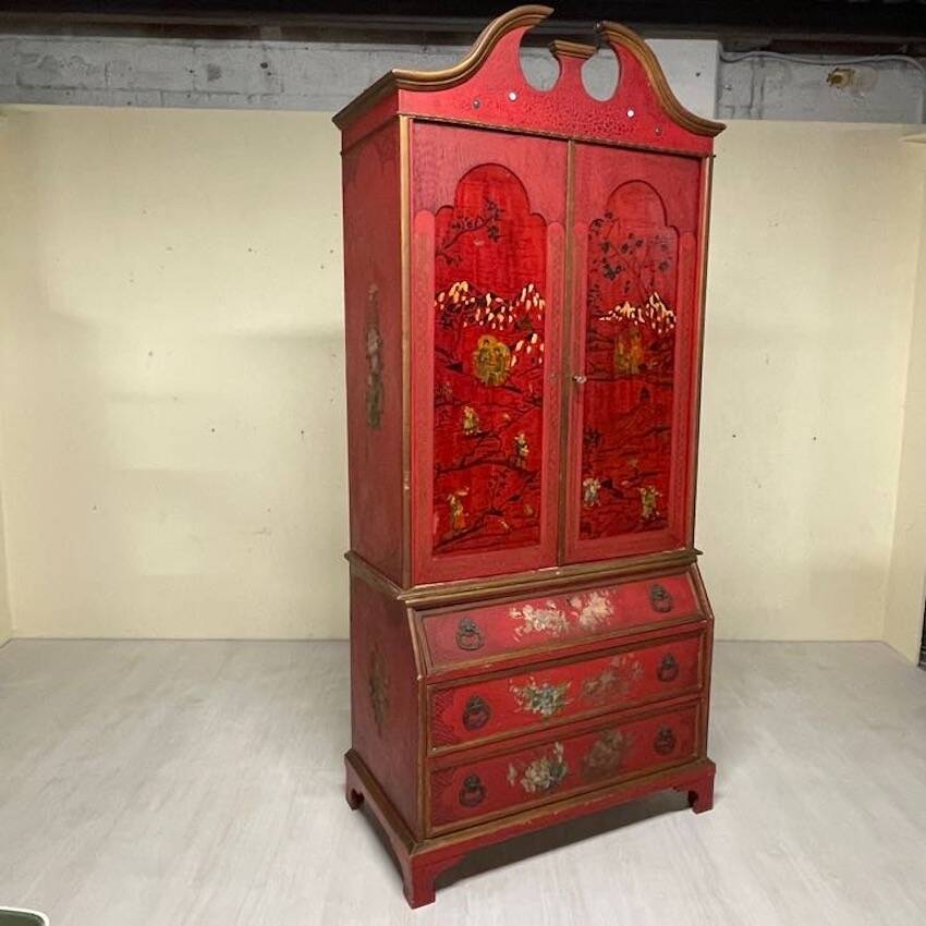 Trumeau with chest of drawers from the mid-20th century in chinoiserie style.